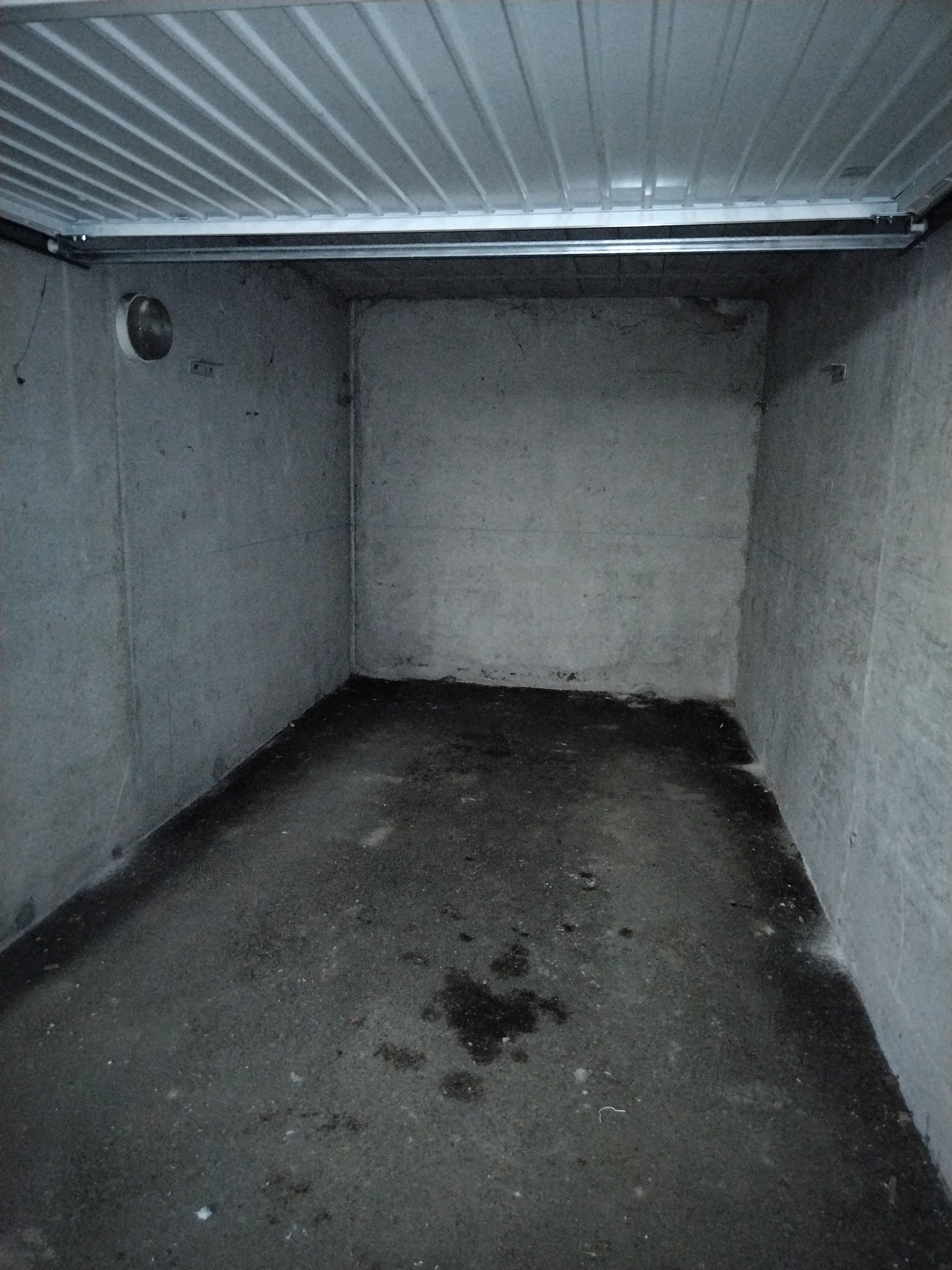 Garage sécurisé en sous-sol à louer