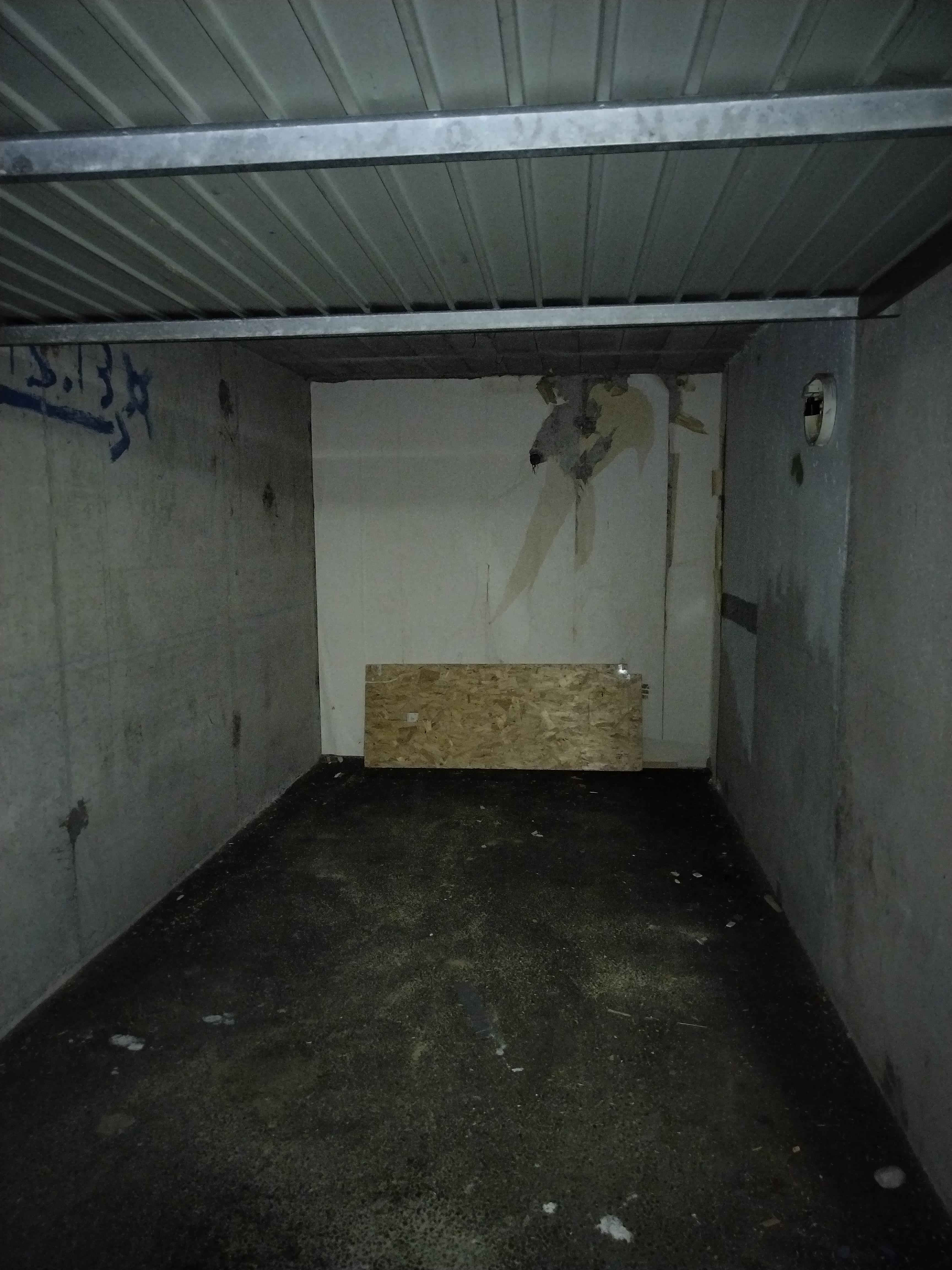 Garage sécurisé en sous-sol à louer