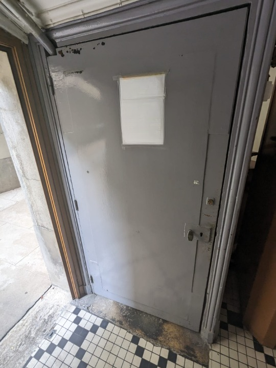 Cave de 4,35m² en sous-sol sécurisé à Paris