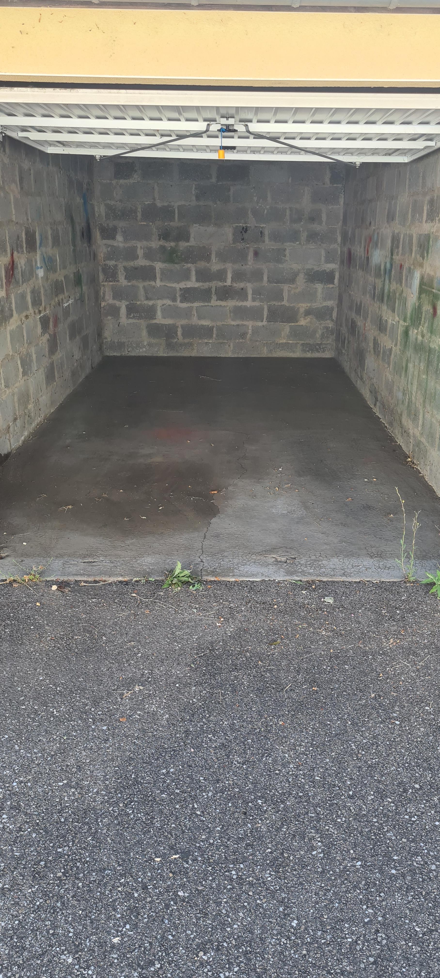 Location Box fermé : stockage ou parking