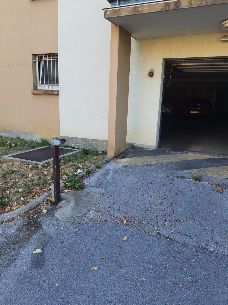 Place de parking sécurisée à louer