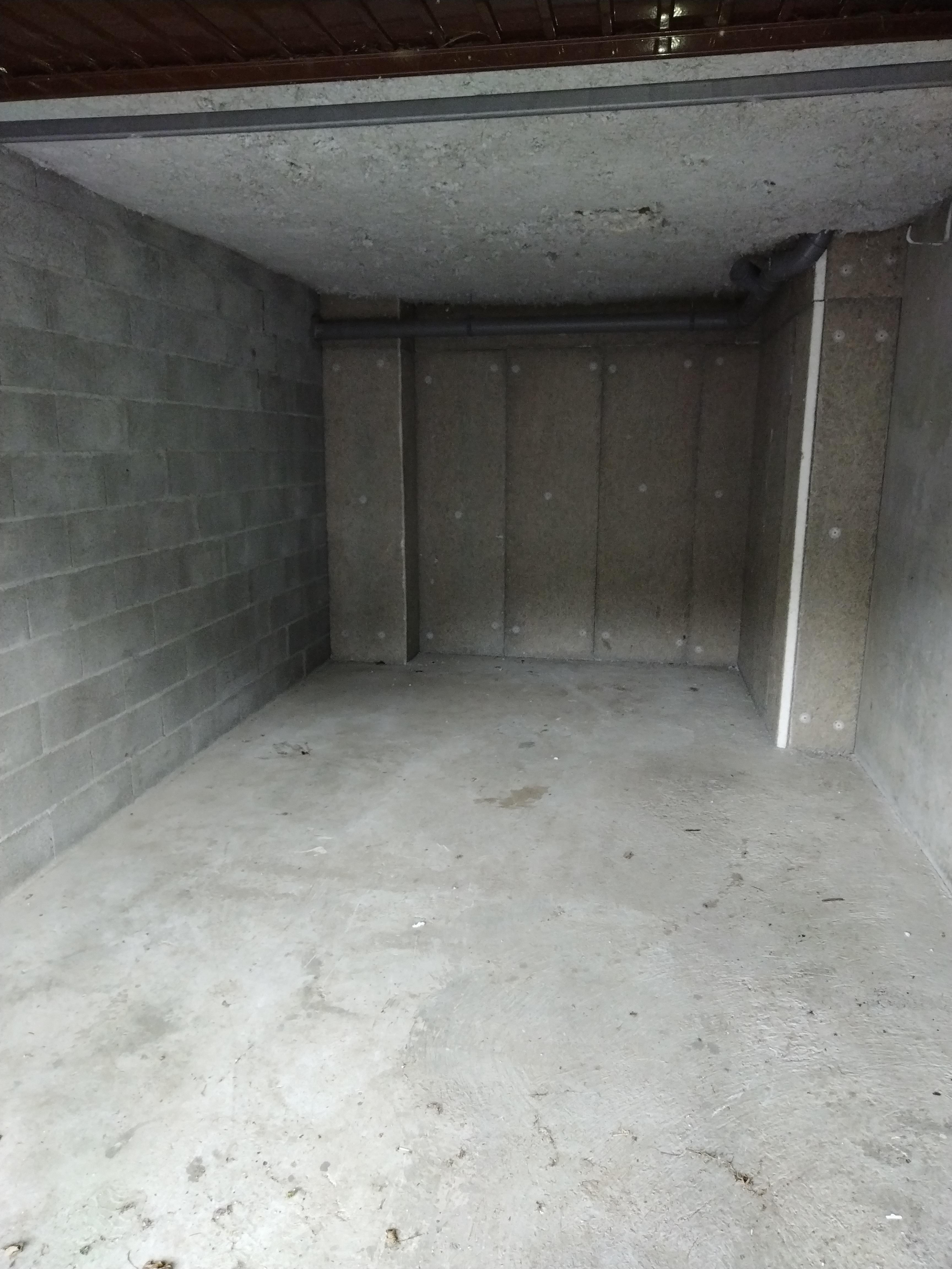 Garage fermé de 17m²