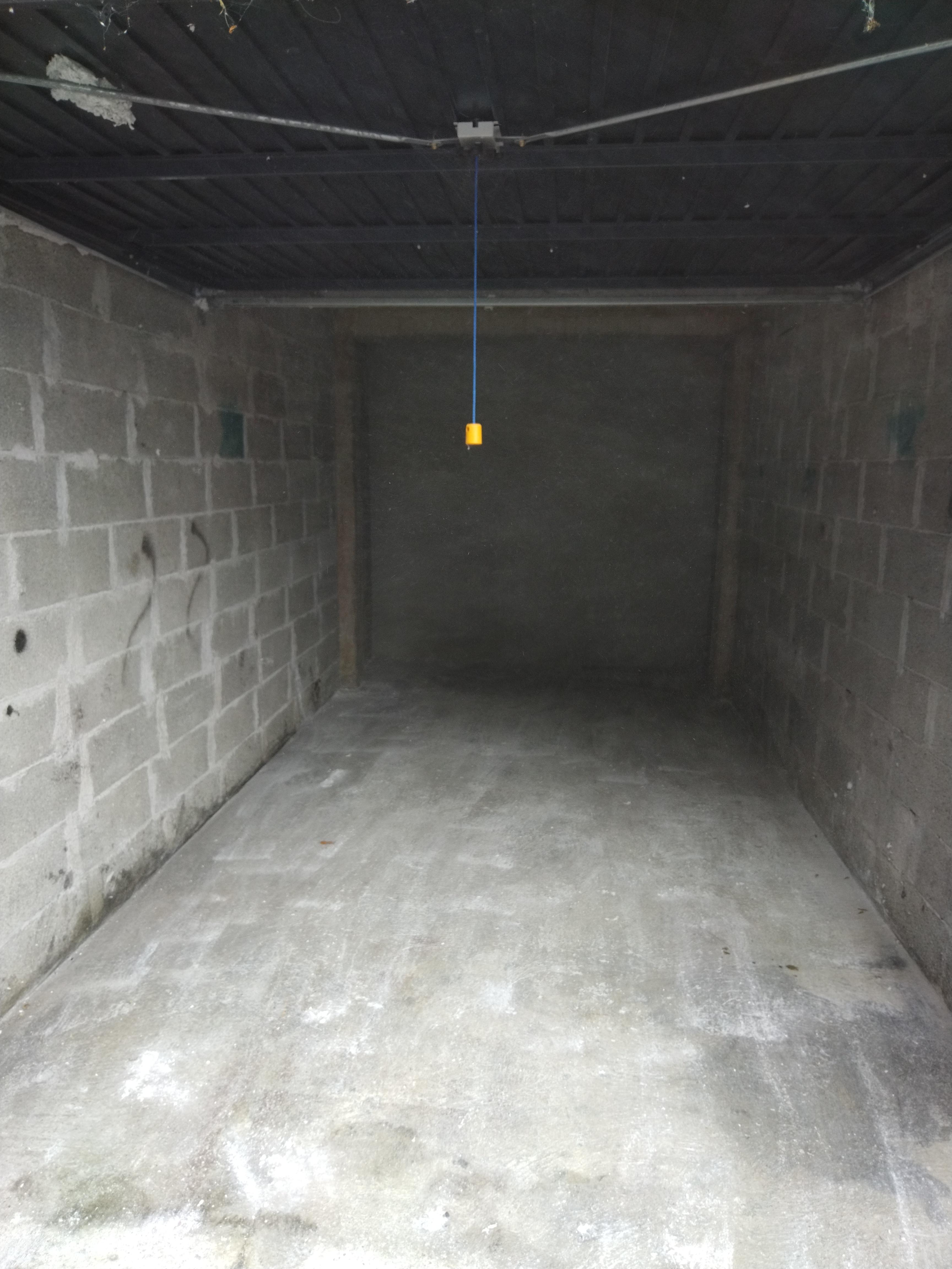 Garage fermé / environnement sain