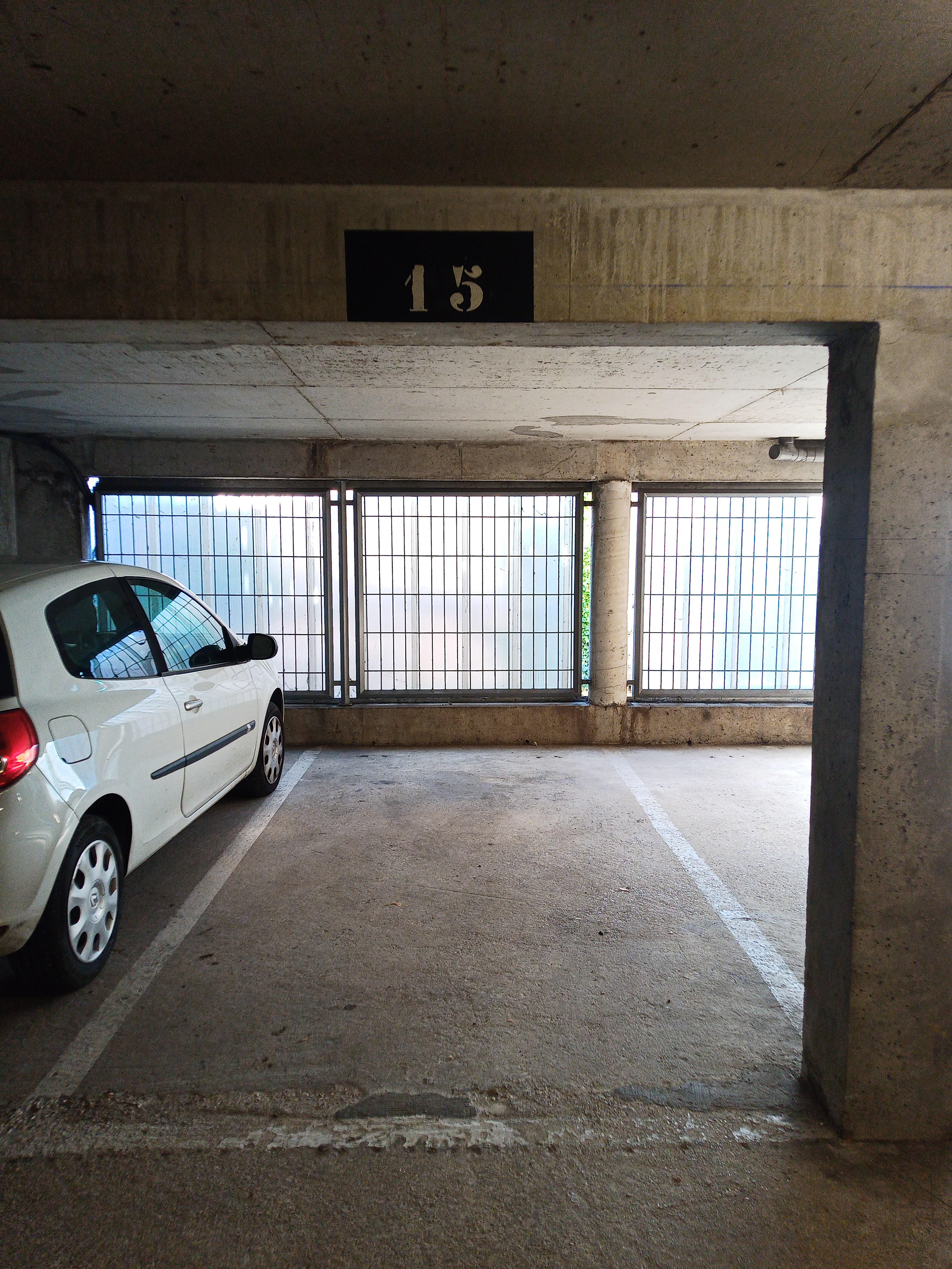 Place de parking hyper centre