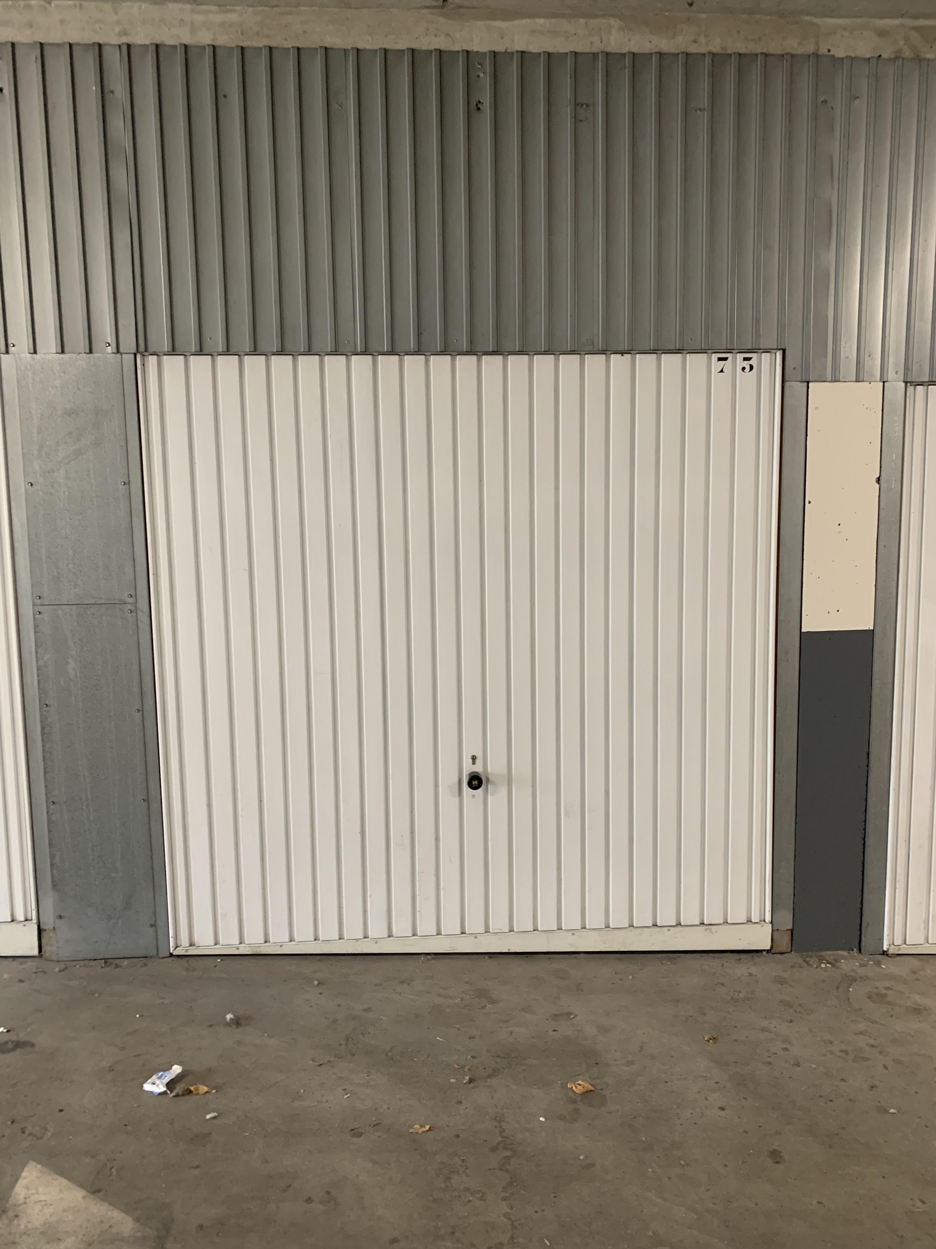 Garage à la location