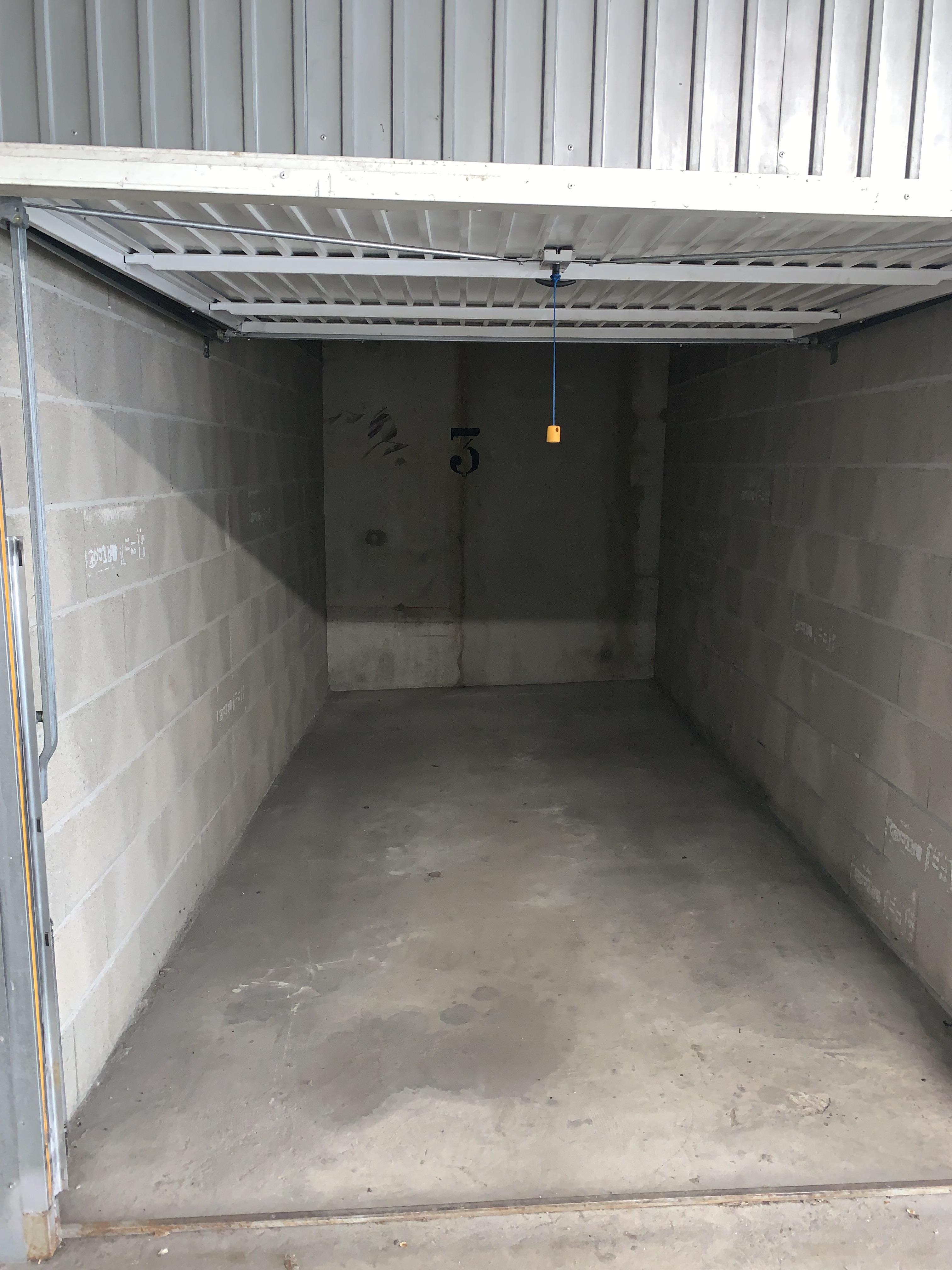 Garage à la location