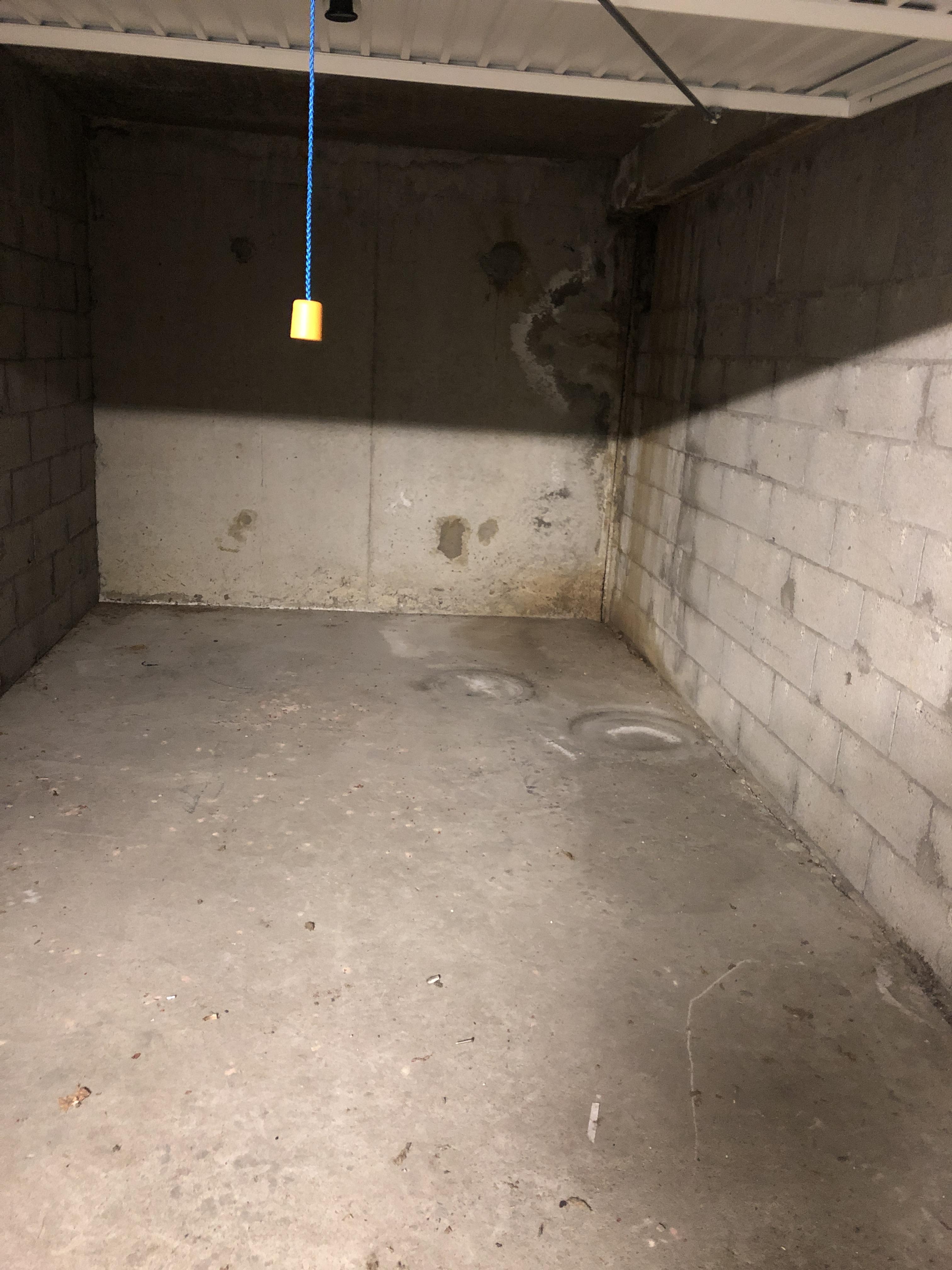 Location d'un garage fermé en sous-sol : Valence