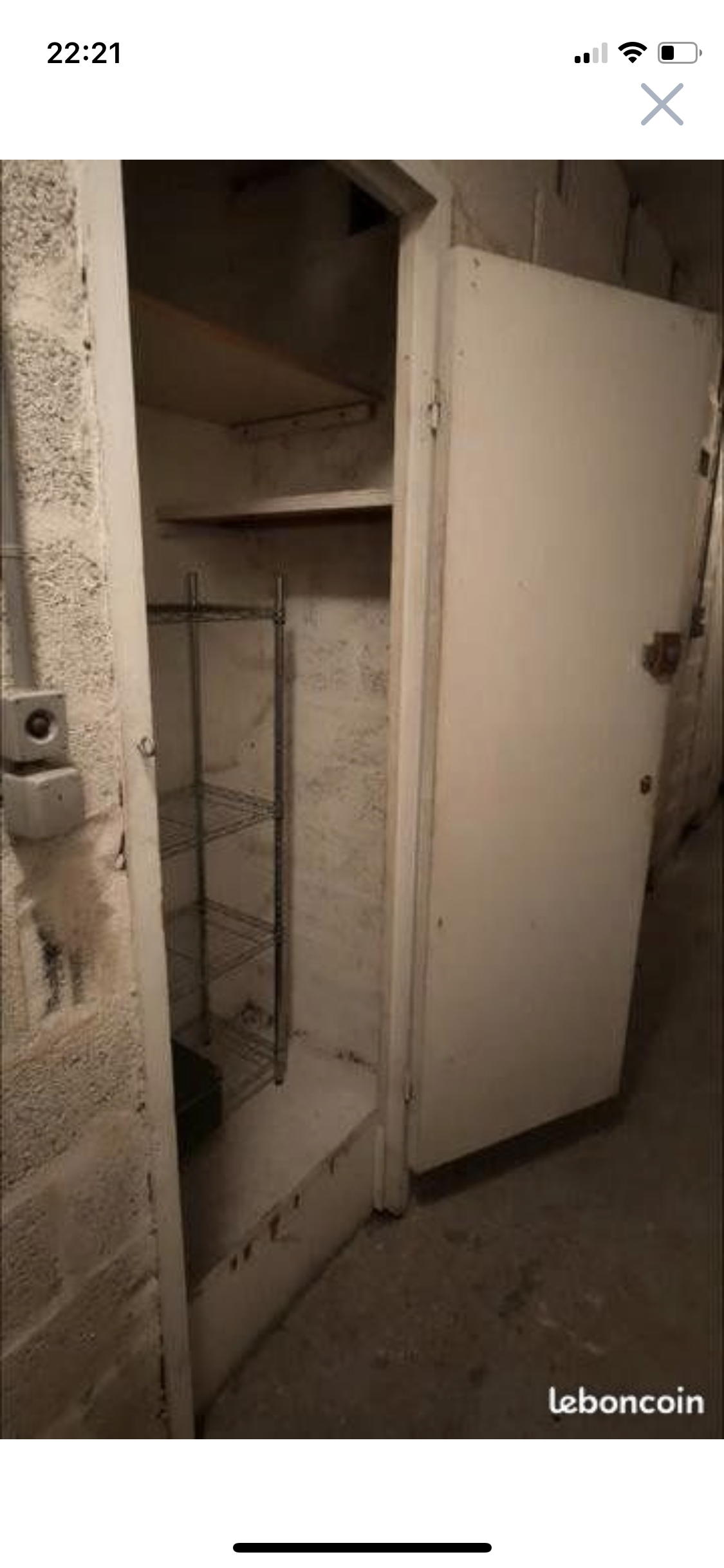 Cave sèche et sécurisée en étage avec ascenseur
