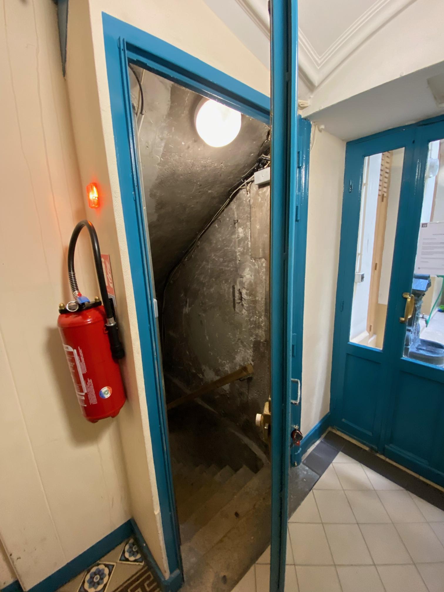 Cave saine et sécurisée (5m2) + accès garage