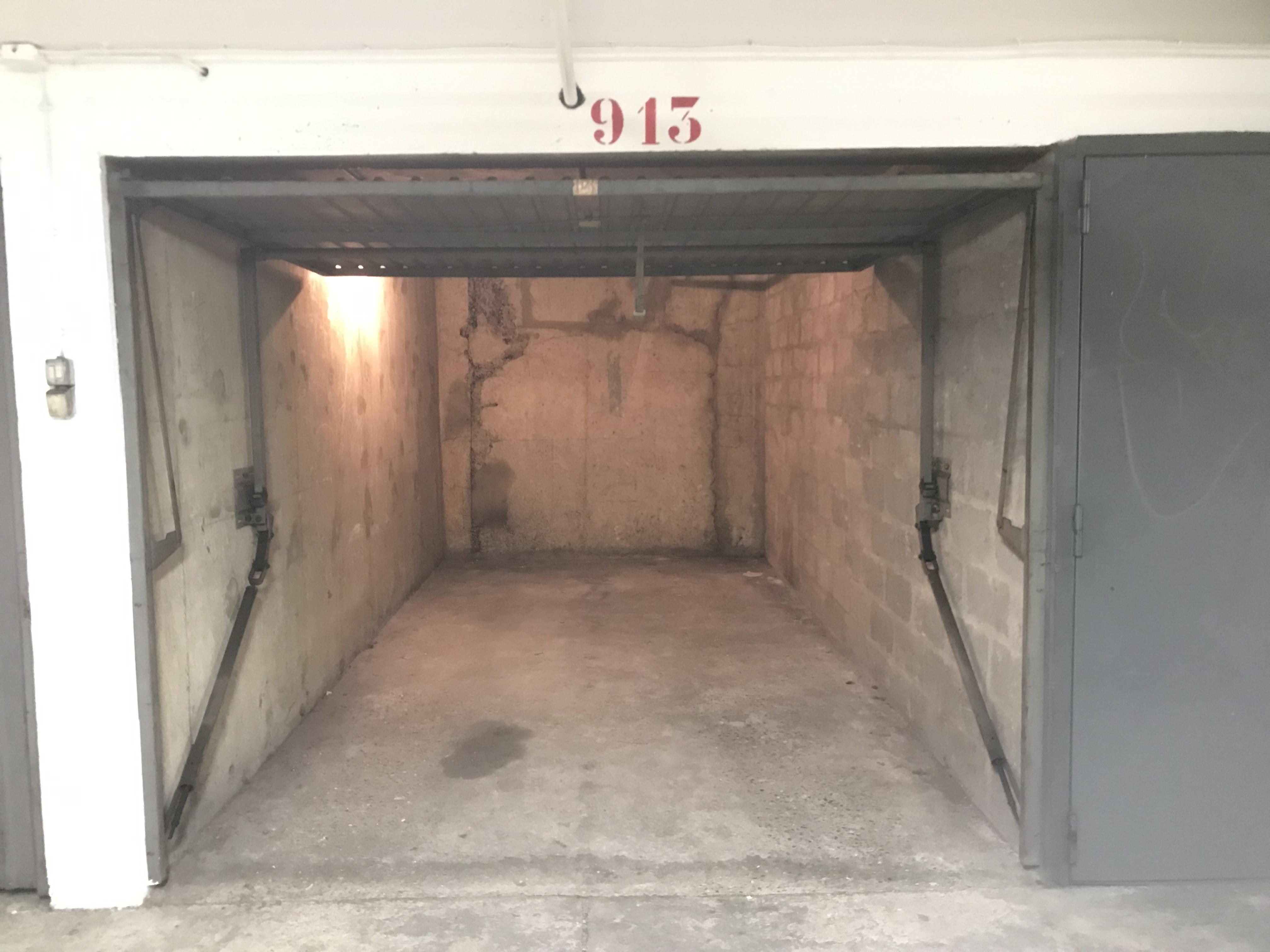 Box de stockage sécurisé - 13 m² -