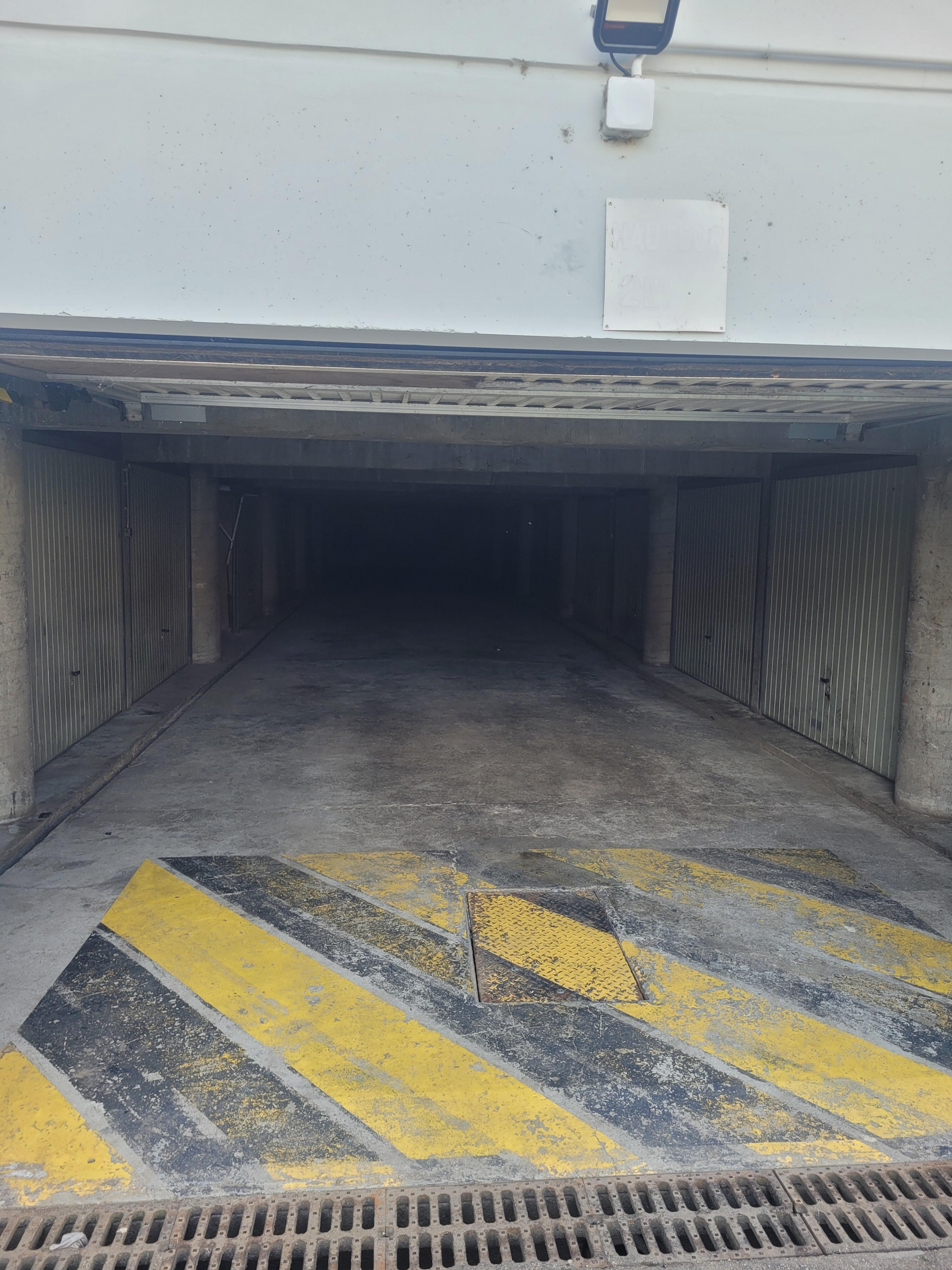 Garage privé et sécurisé à Fontaine