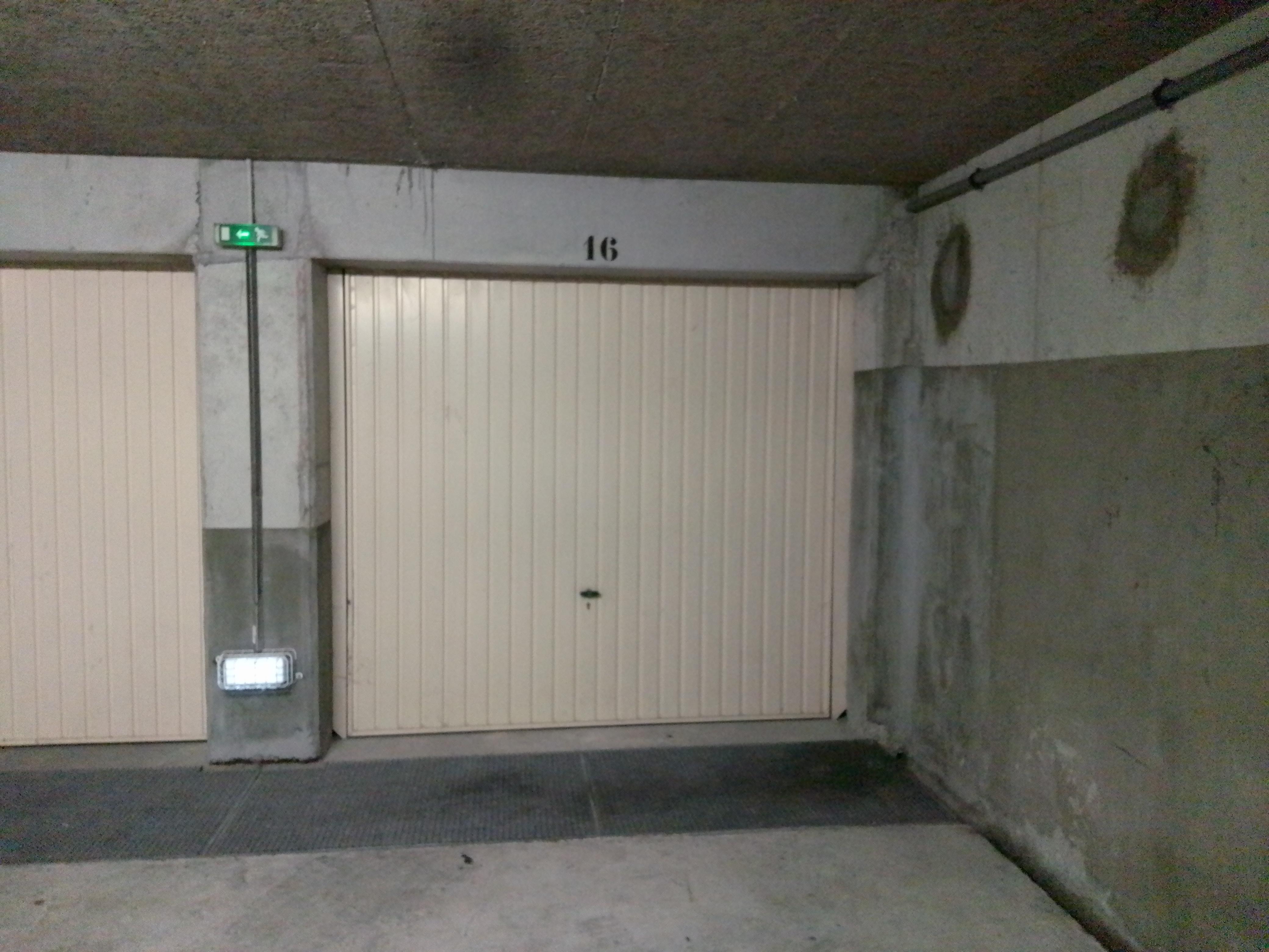 Location garage fermé