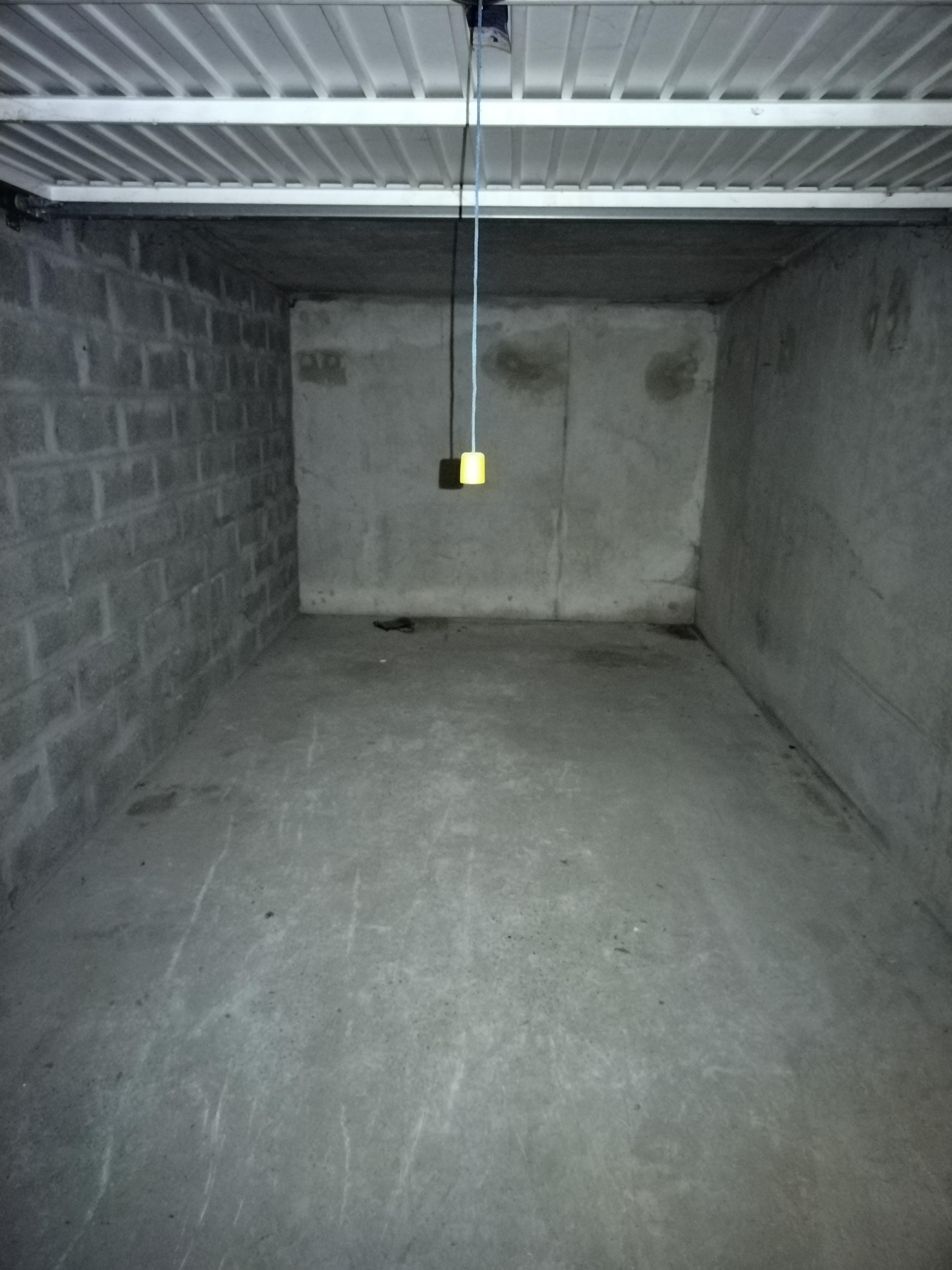 Location garage sur Chens sur Leman