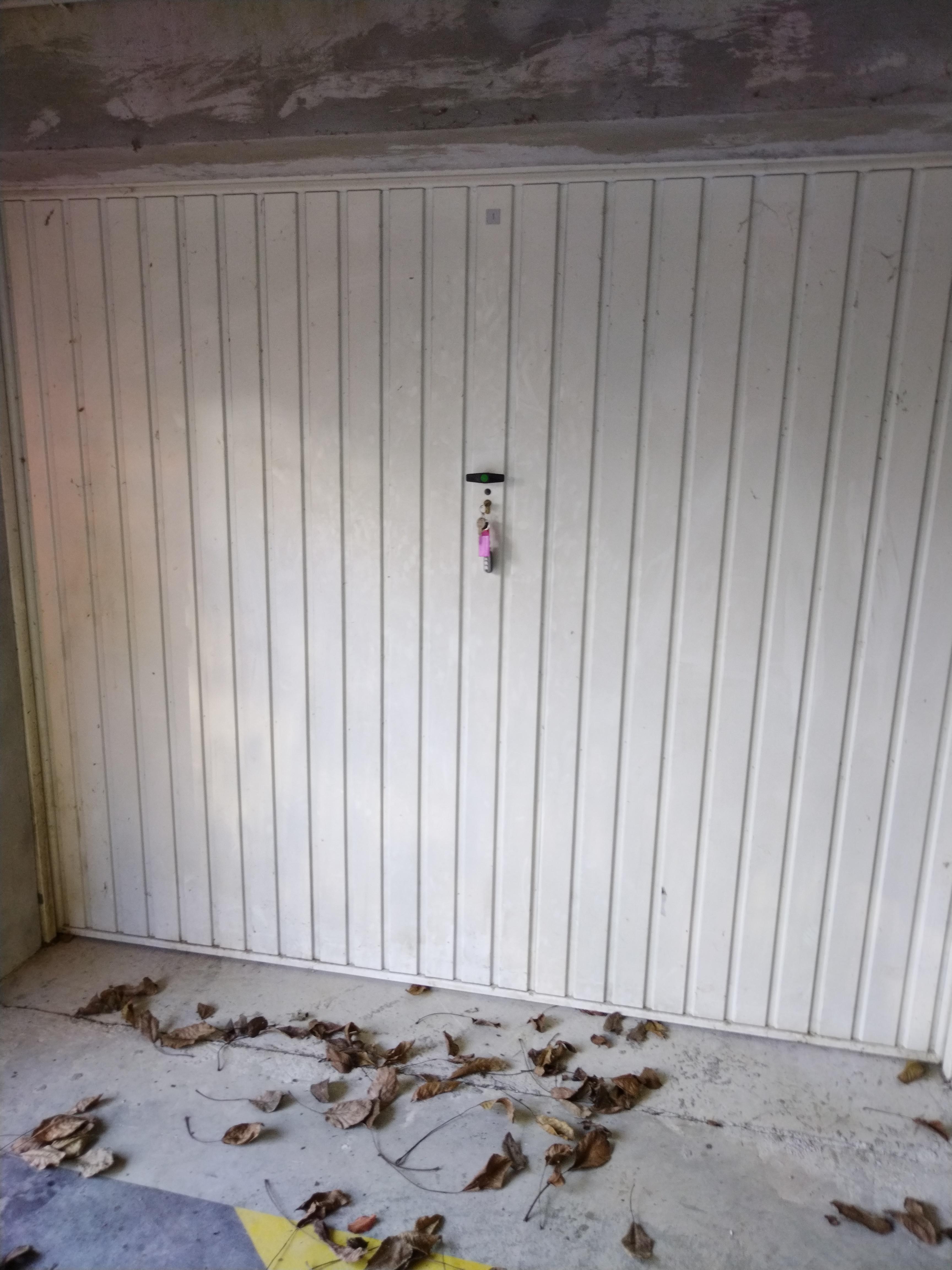 Garage fermé de 16m²