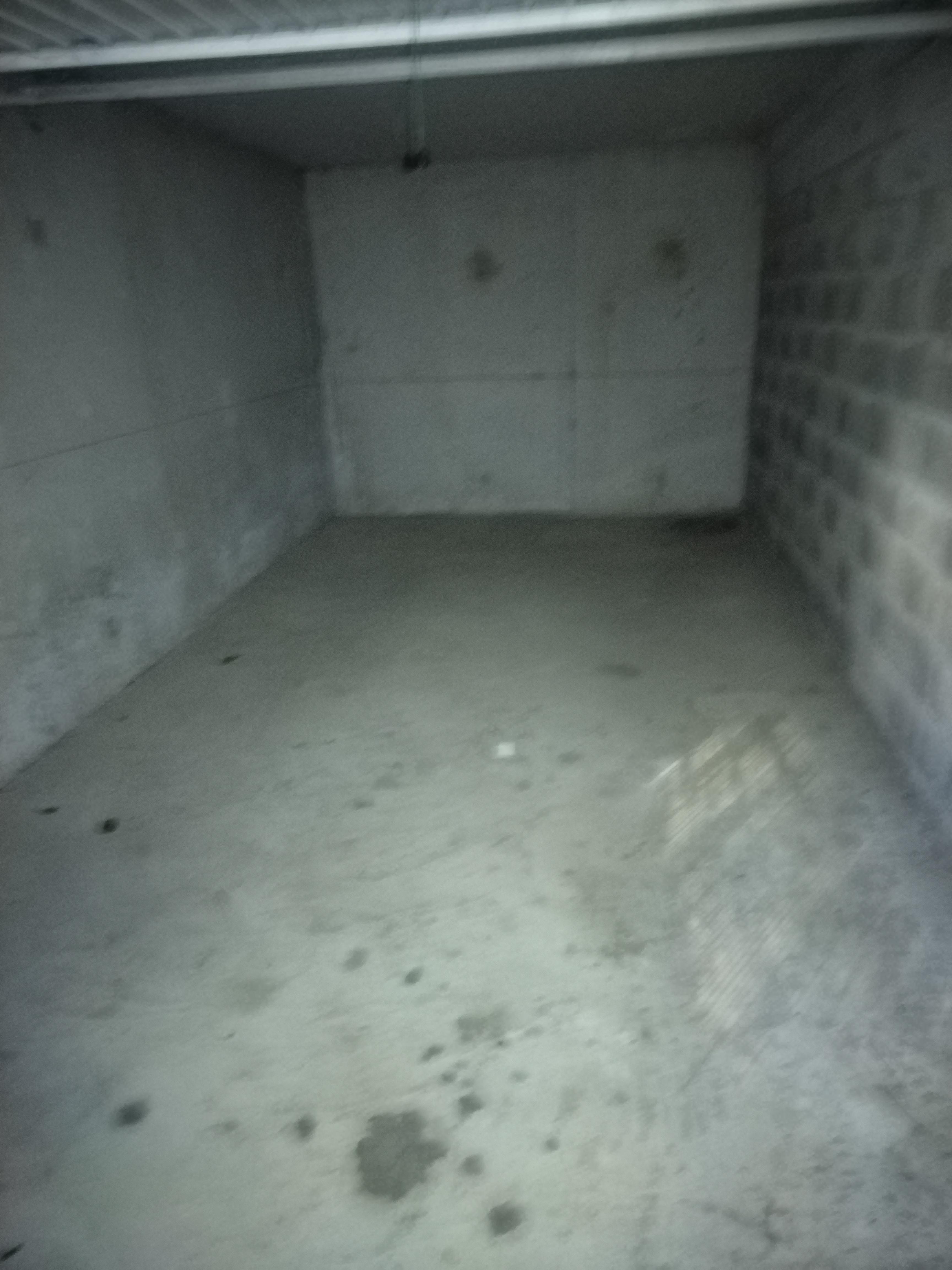 Garage fermé de 16m²