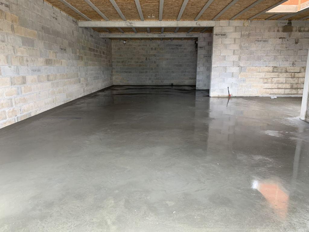 Garage partagé dans maison neuve
