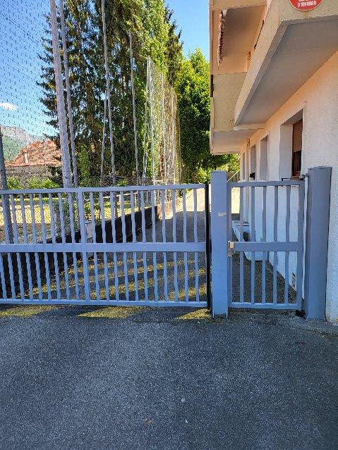 Local de 4 pièces en rez de chaussée