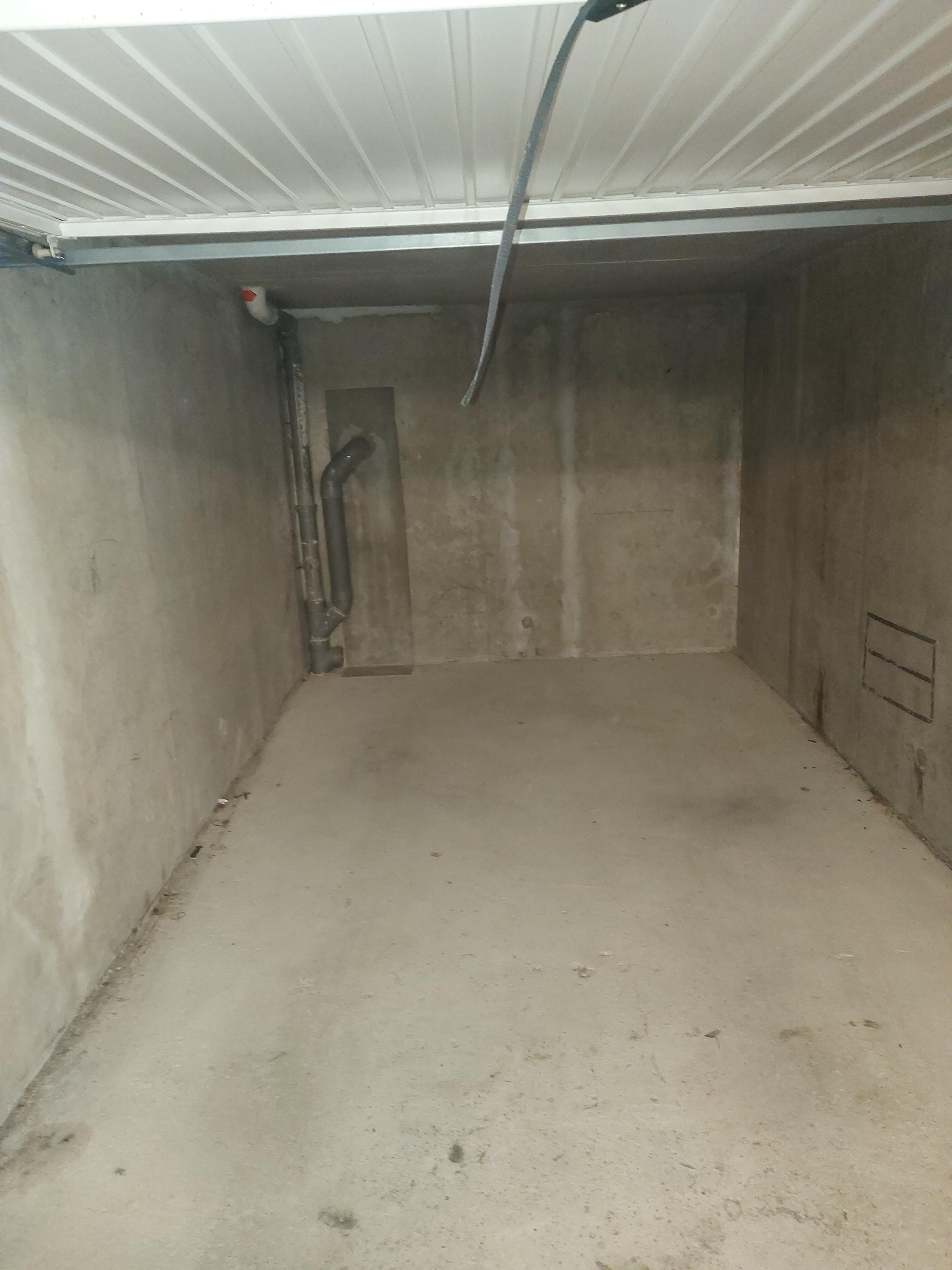 Location garage fermé 14 m2 sur Annecy
