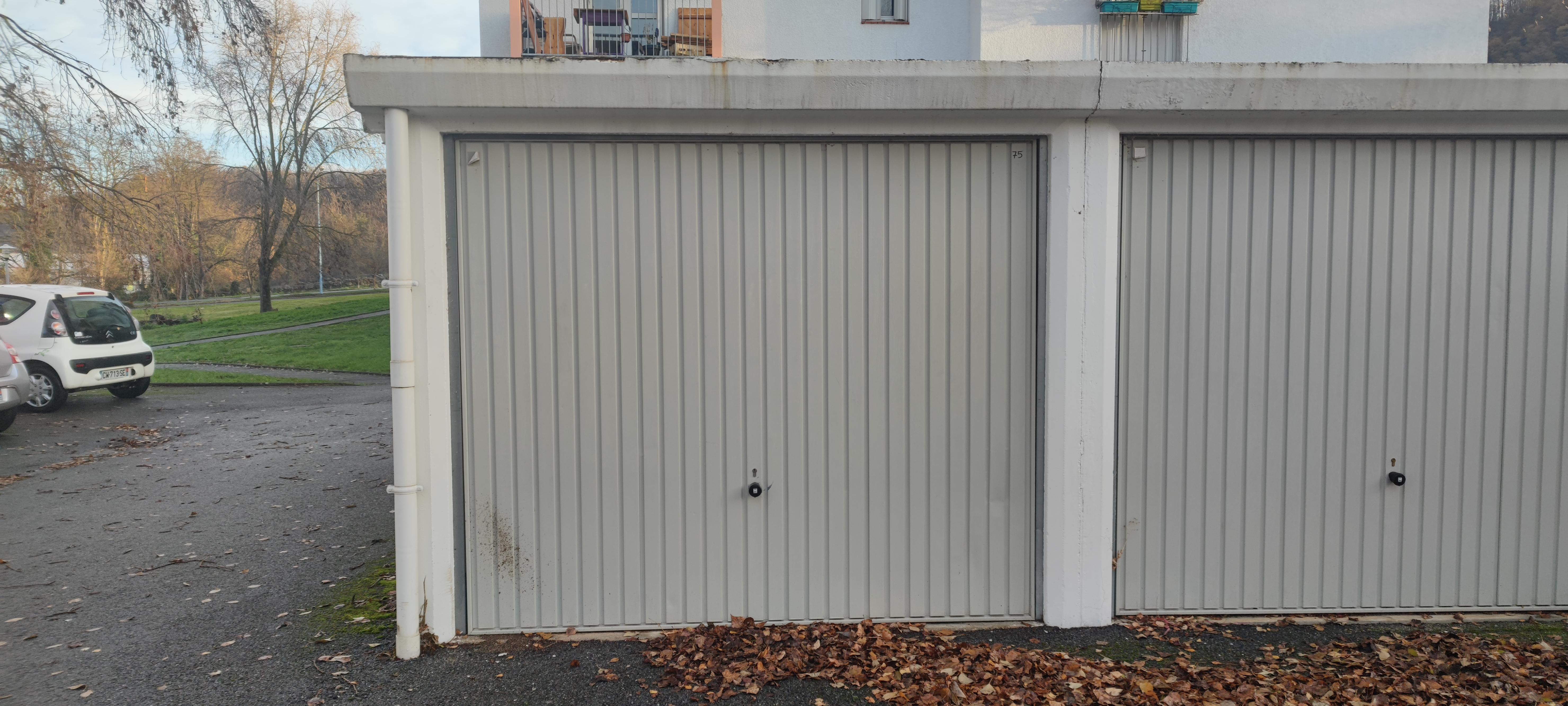 Location garage 14m2 sur Foix