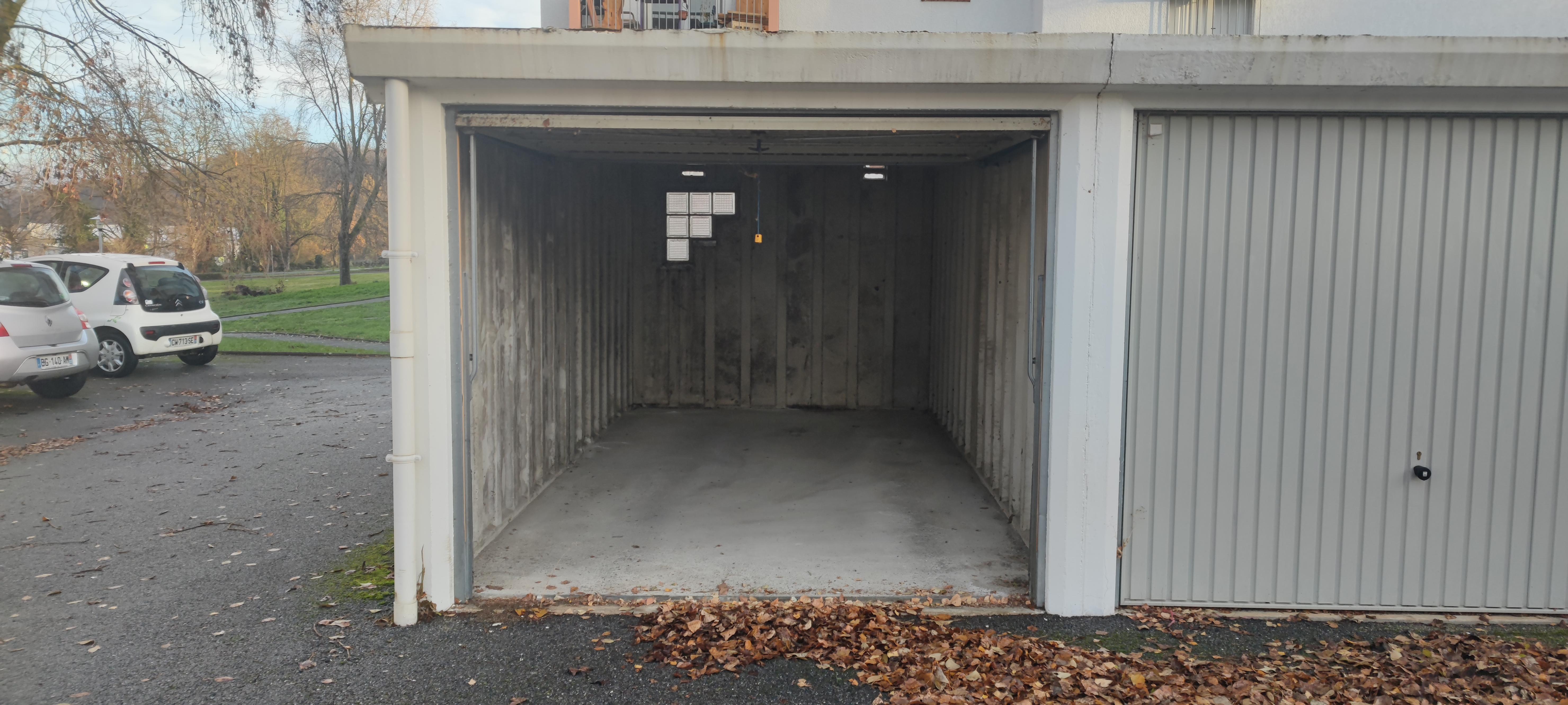 Location garage 14m2 sur Foix