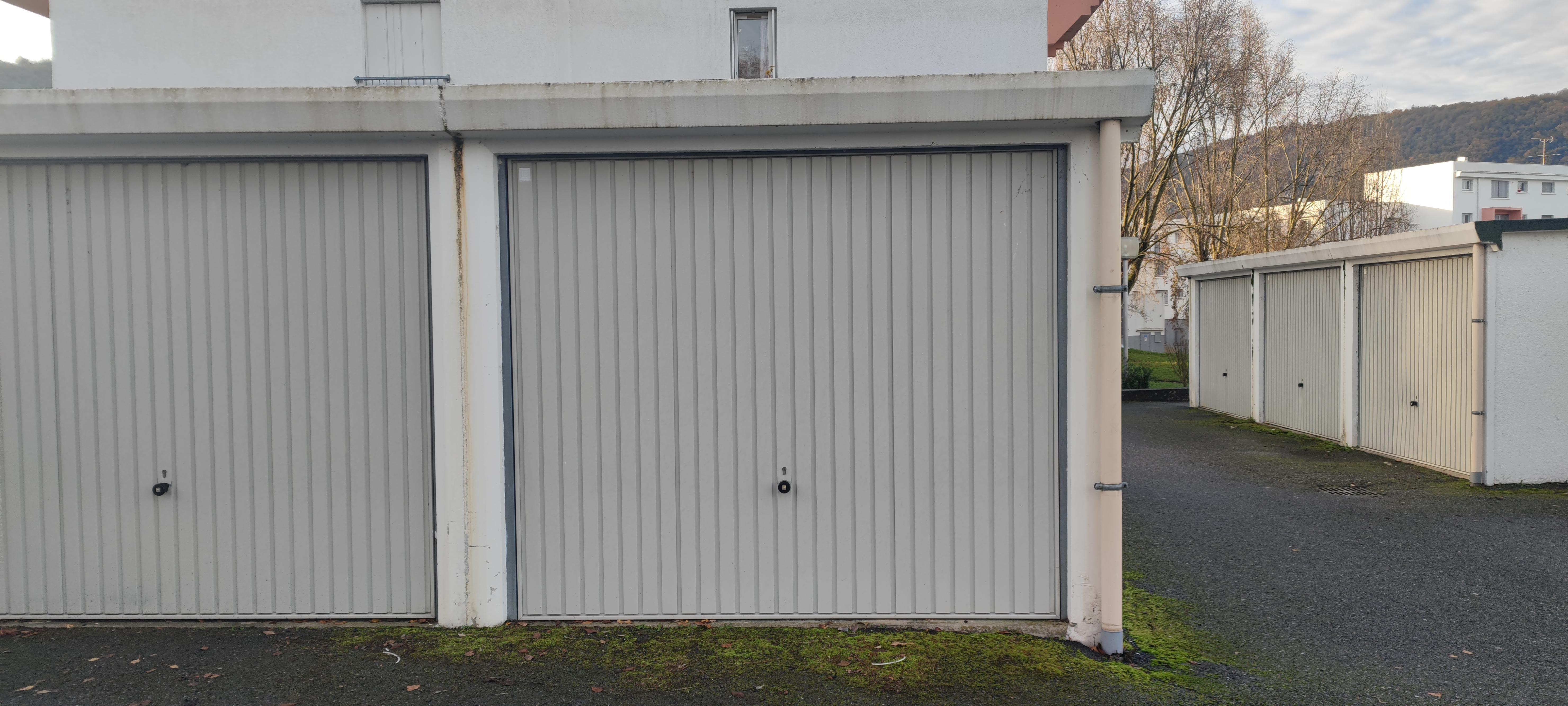 Location garage 14m2 sur Foix