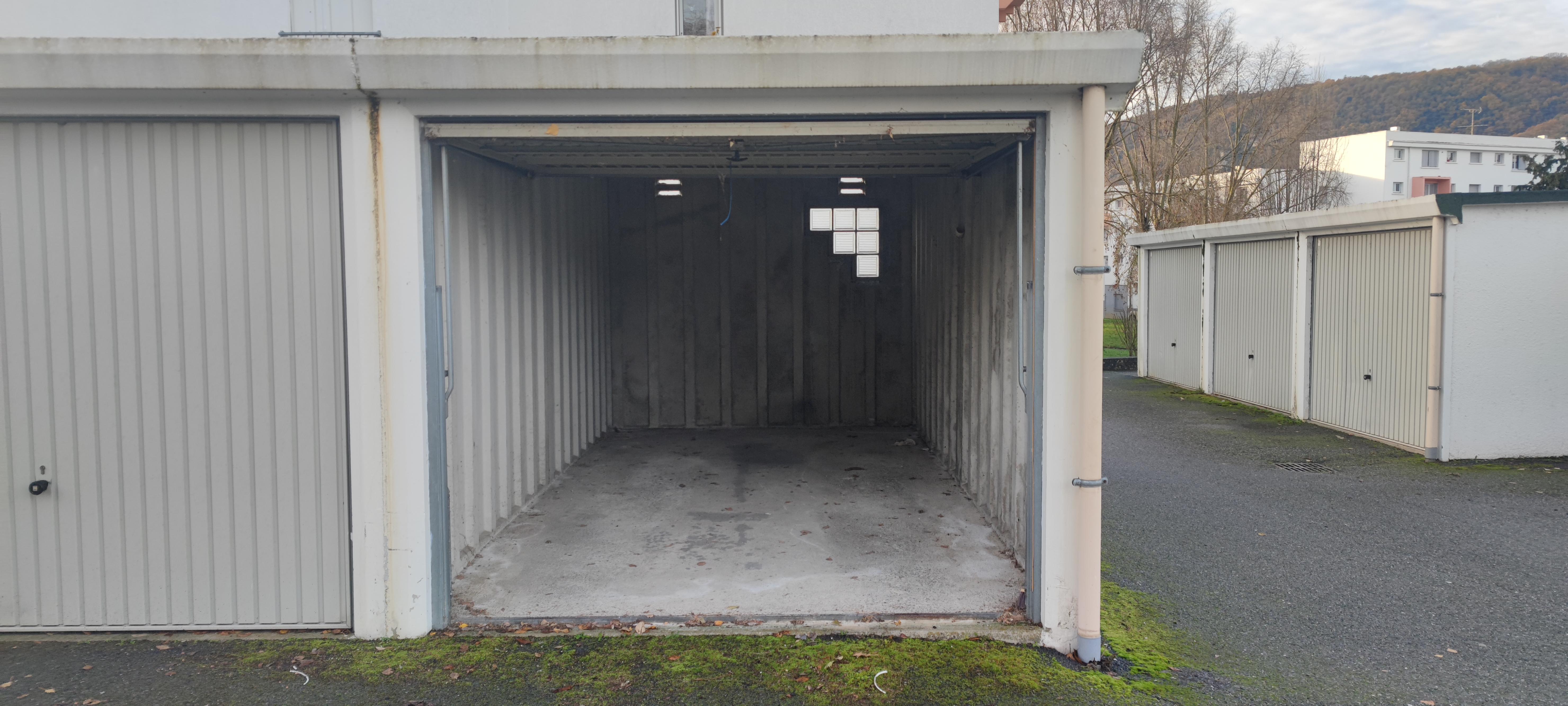 Location garage 14m2 sur Foix