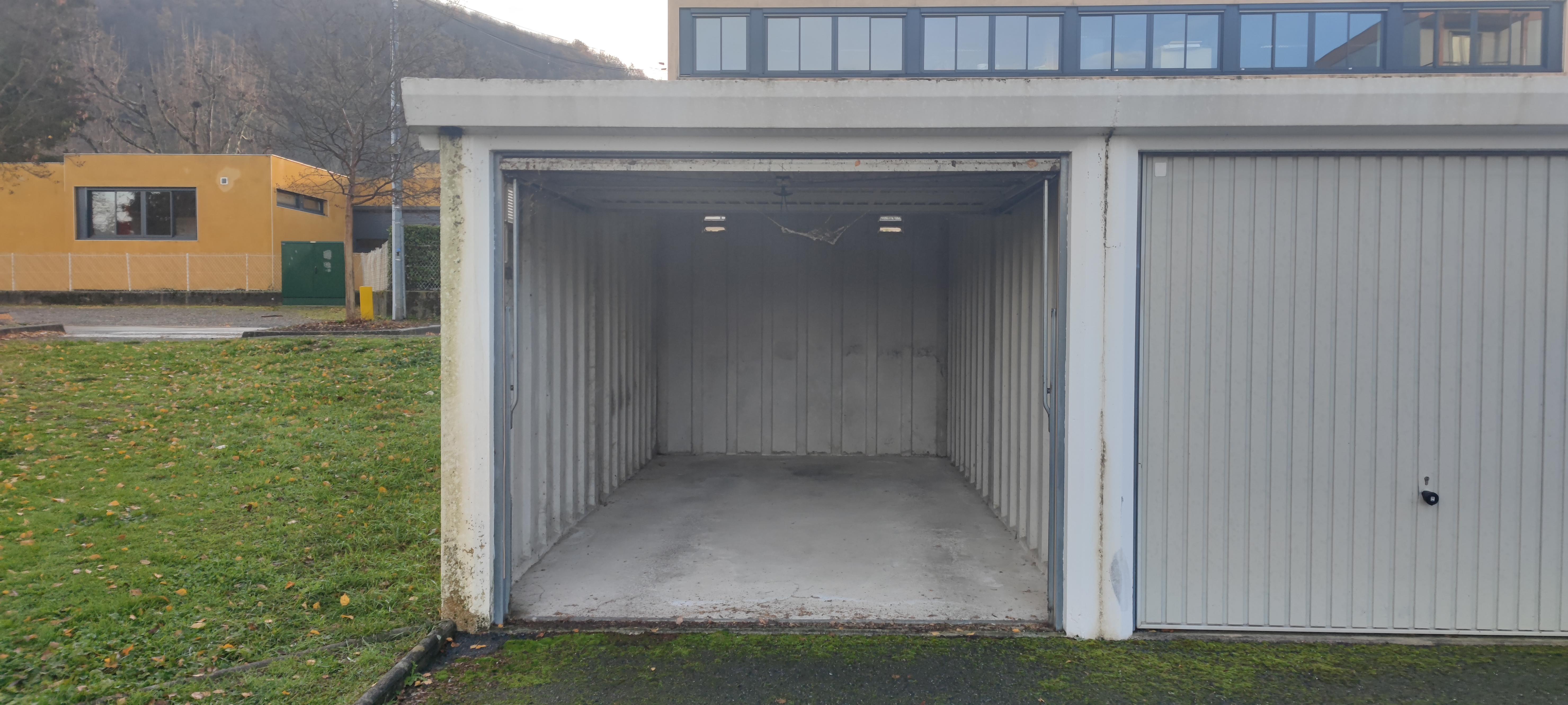 Location garage 14m2 sur Foix