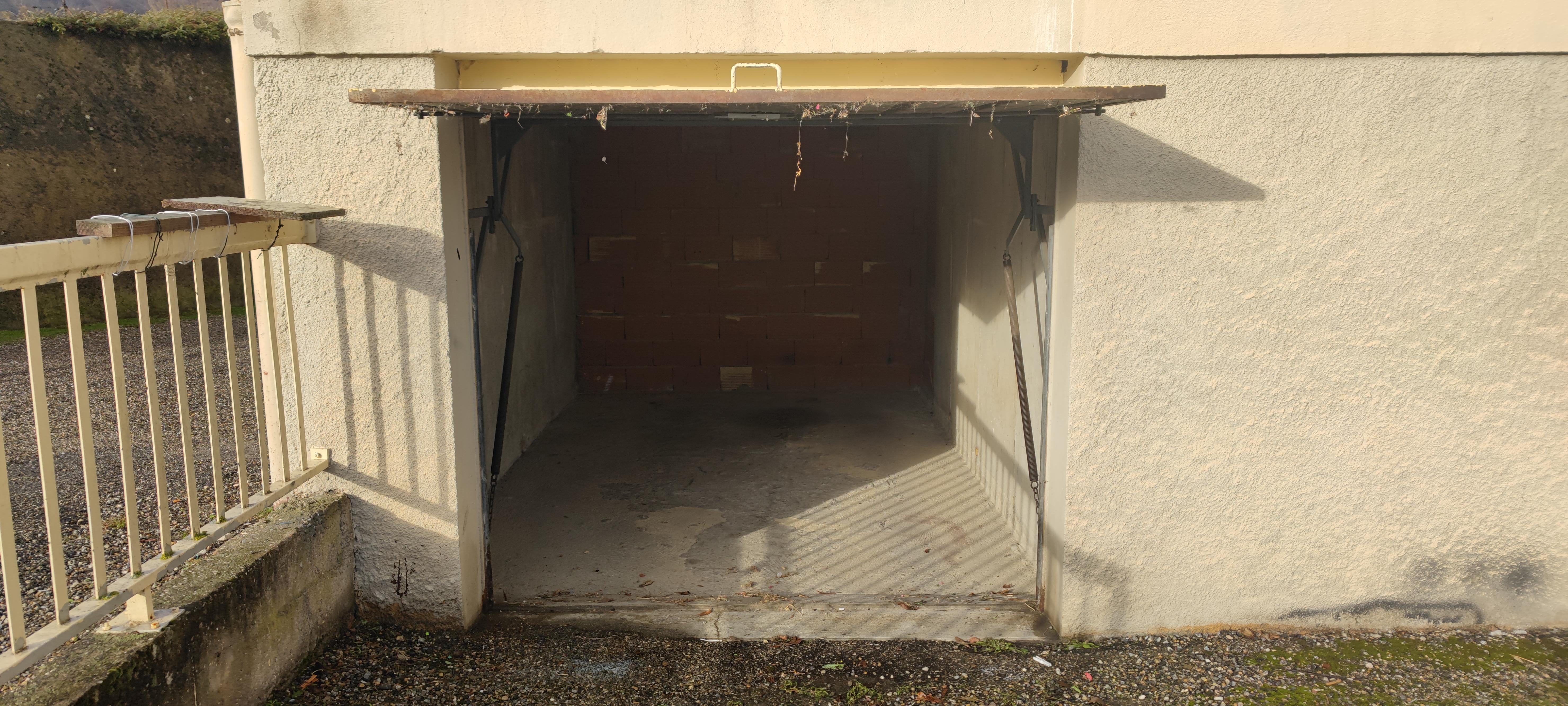 Location garage 14m2 sur Lavelanet