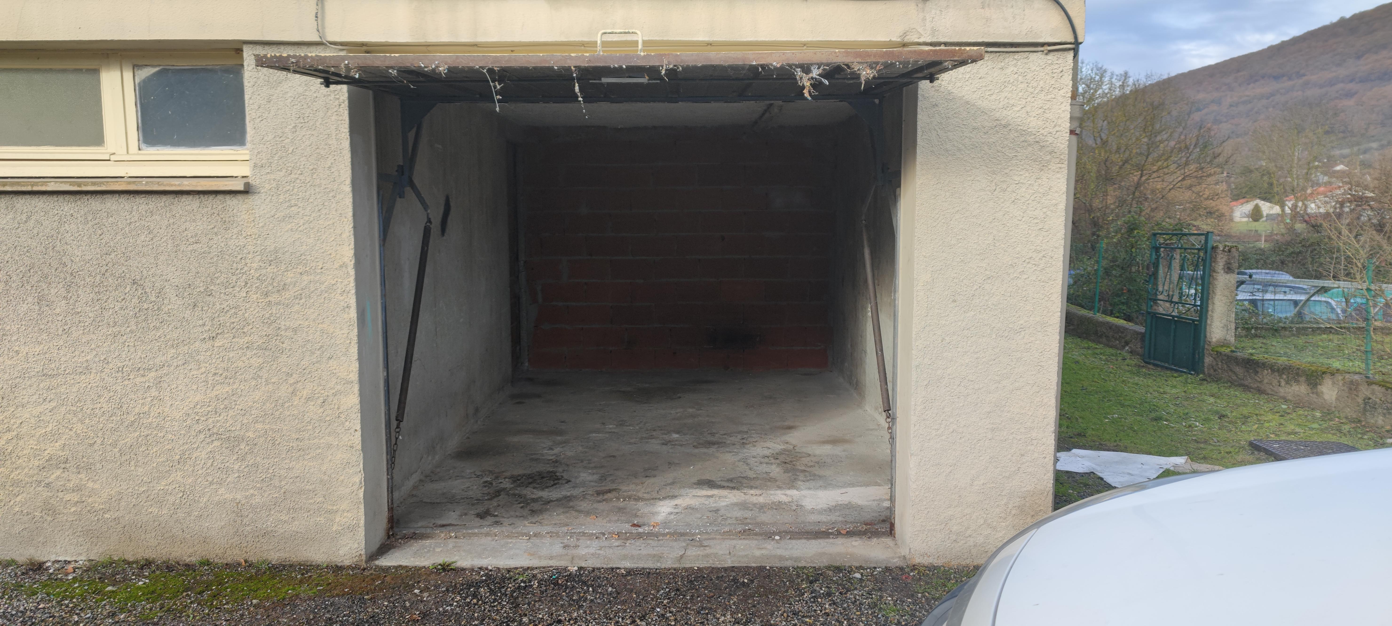 Location garage 14m2 sur Lavelanet