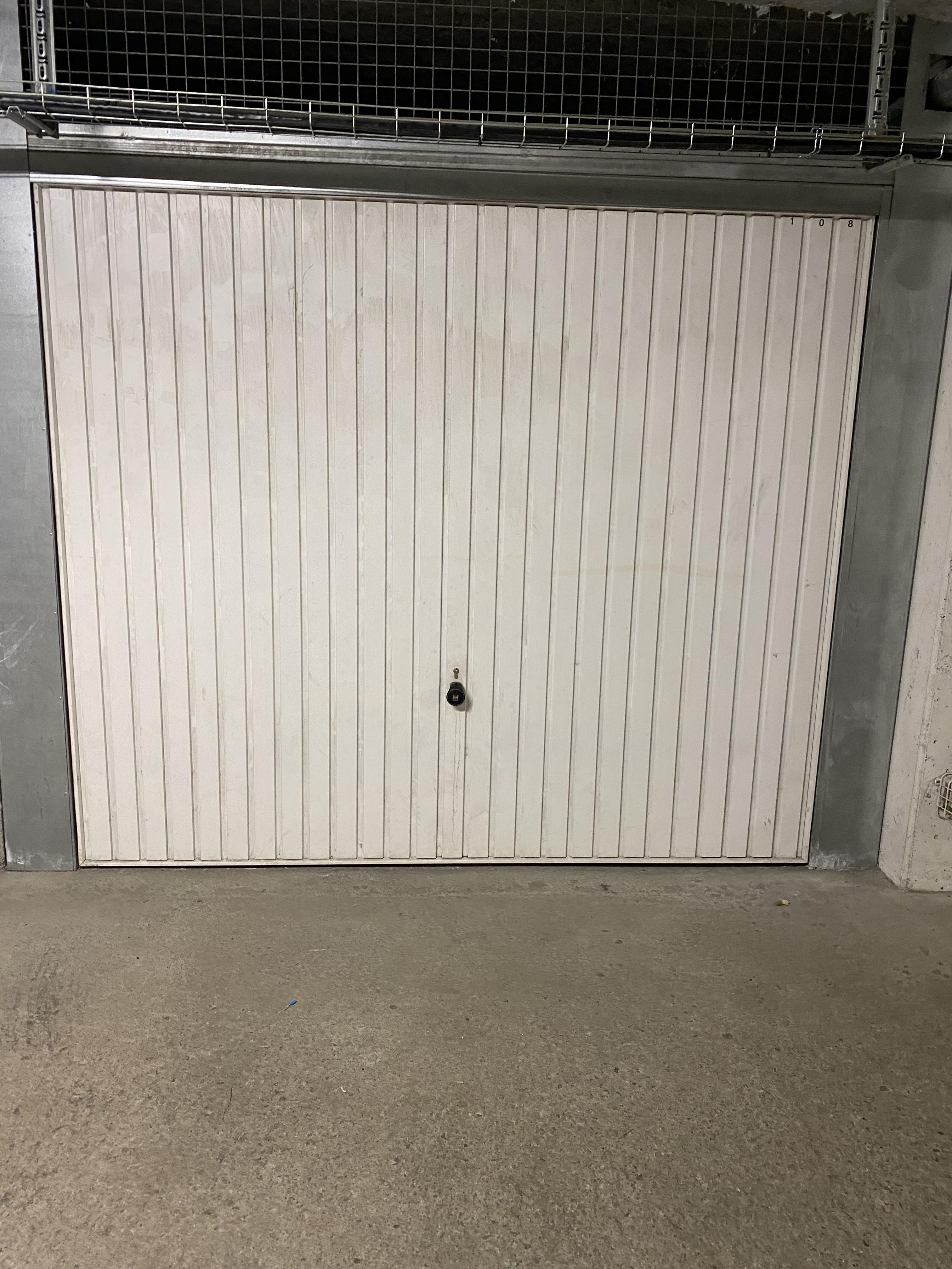 Location garage fermé 15 m2 à Nantes