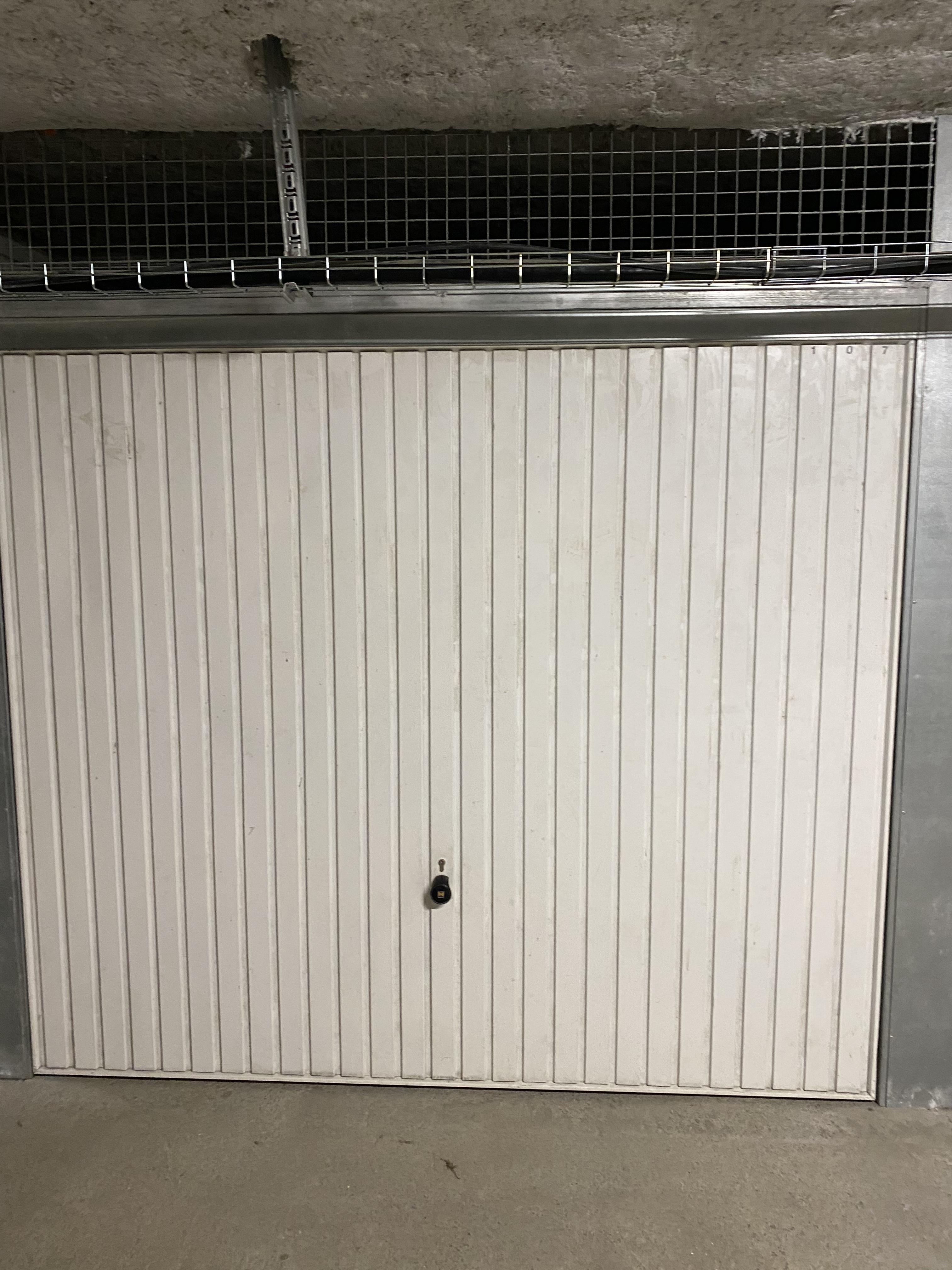 Location garage fermé 10 m2 à Nantes