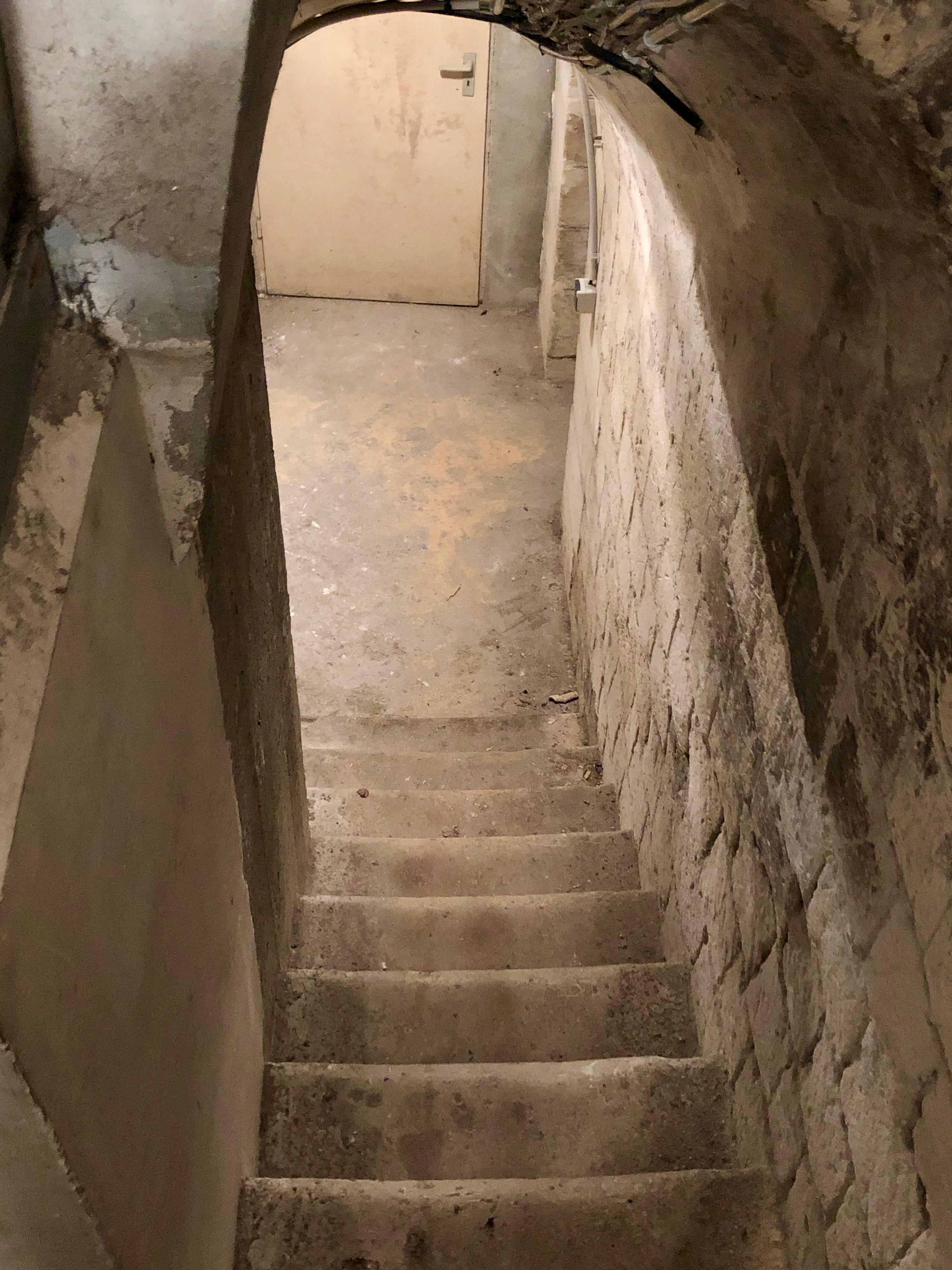 Cave 4 m2 Paris 9ème