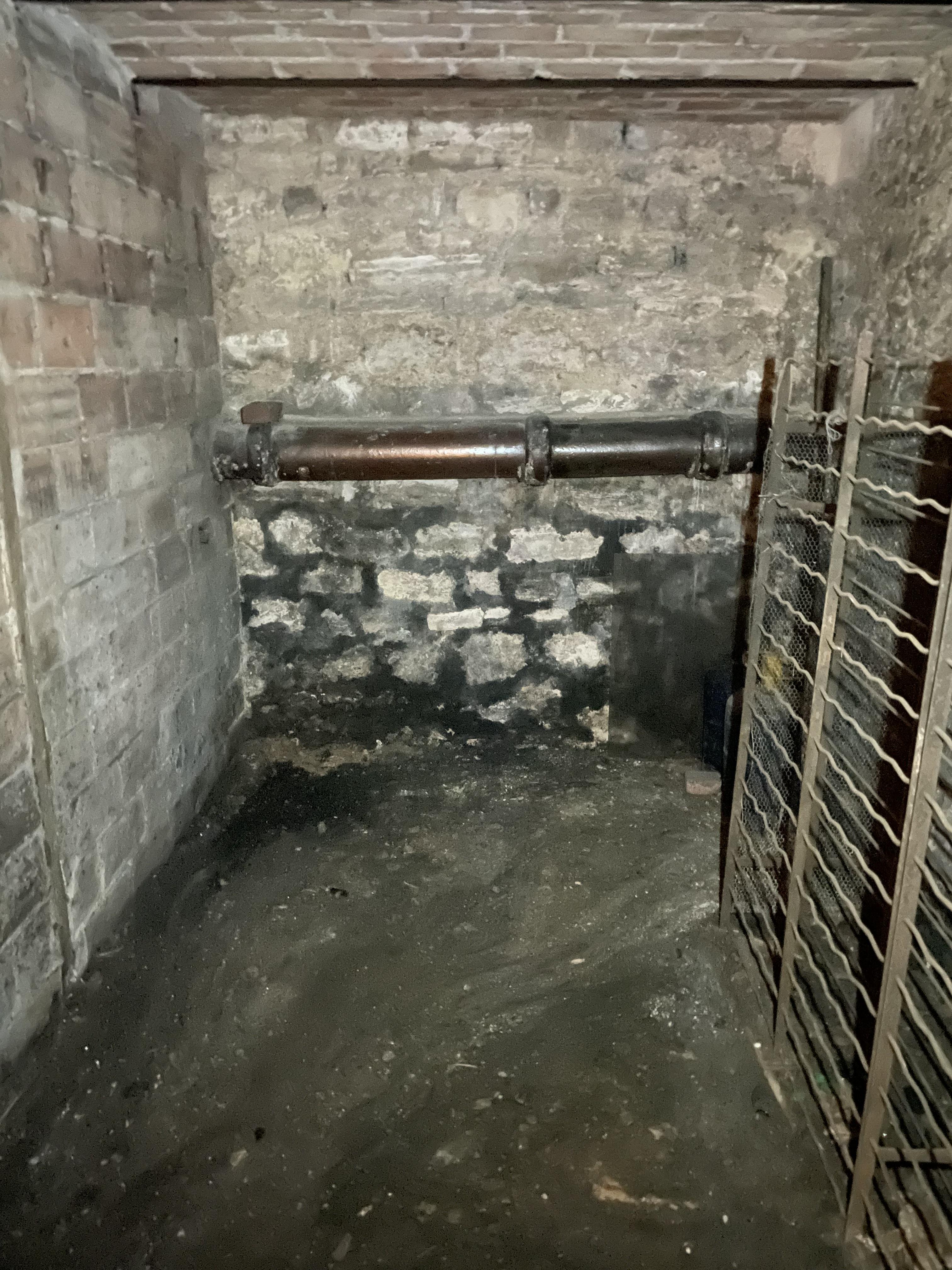 Cave / box stockage - rue des Vinaigriers