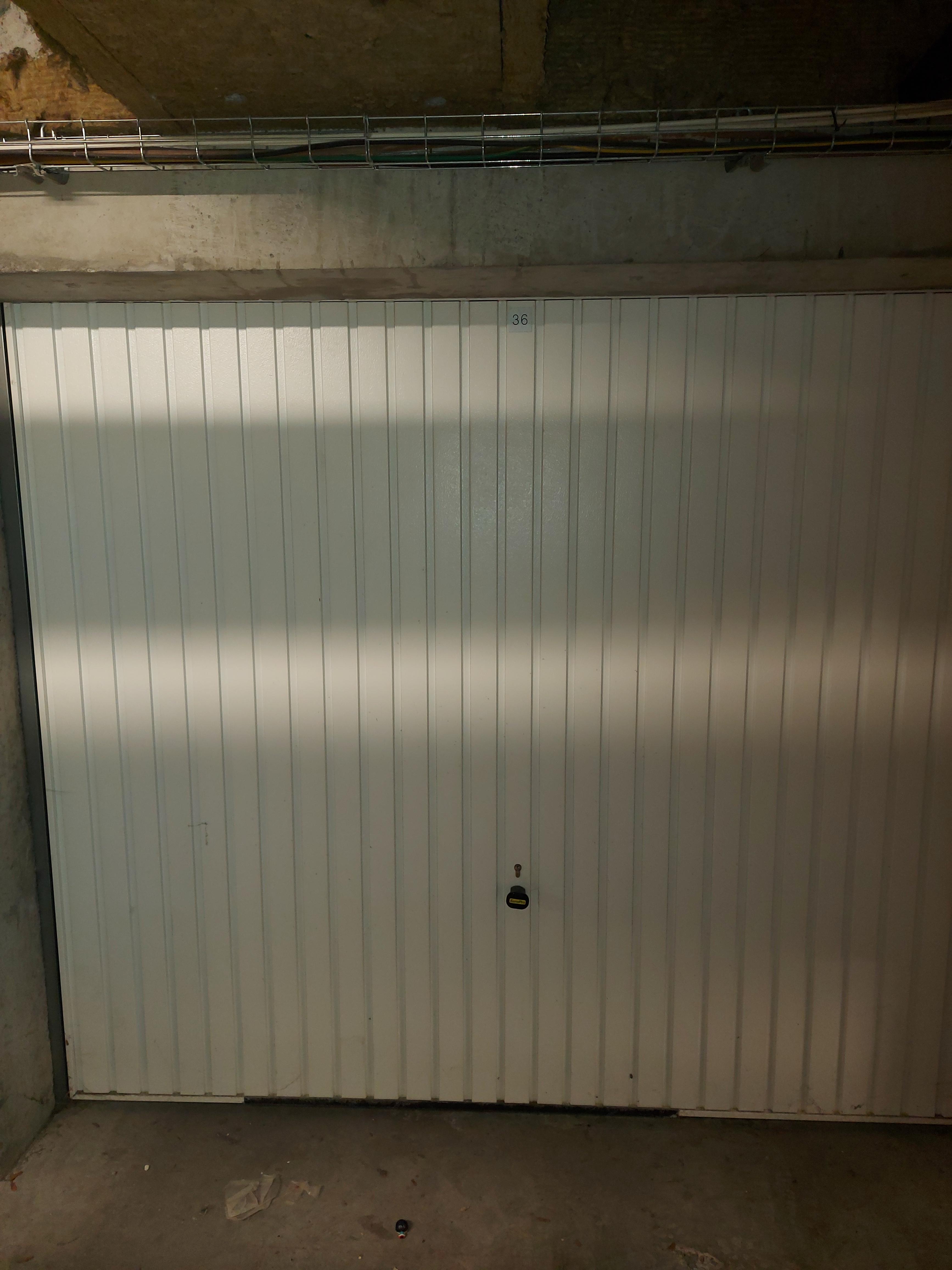 Location de garage en sous-sol 13m2 à Annemasse