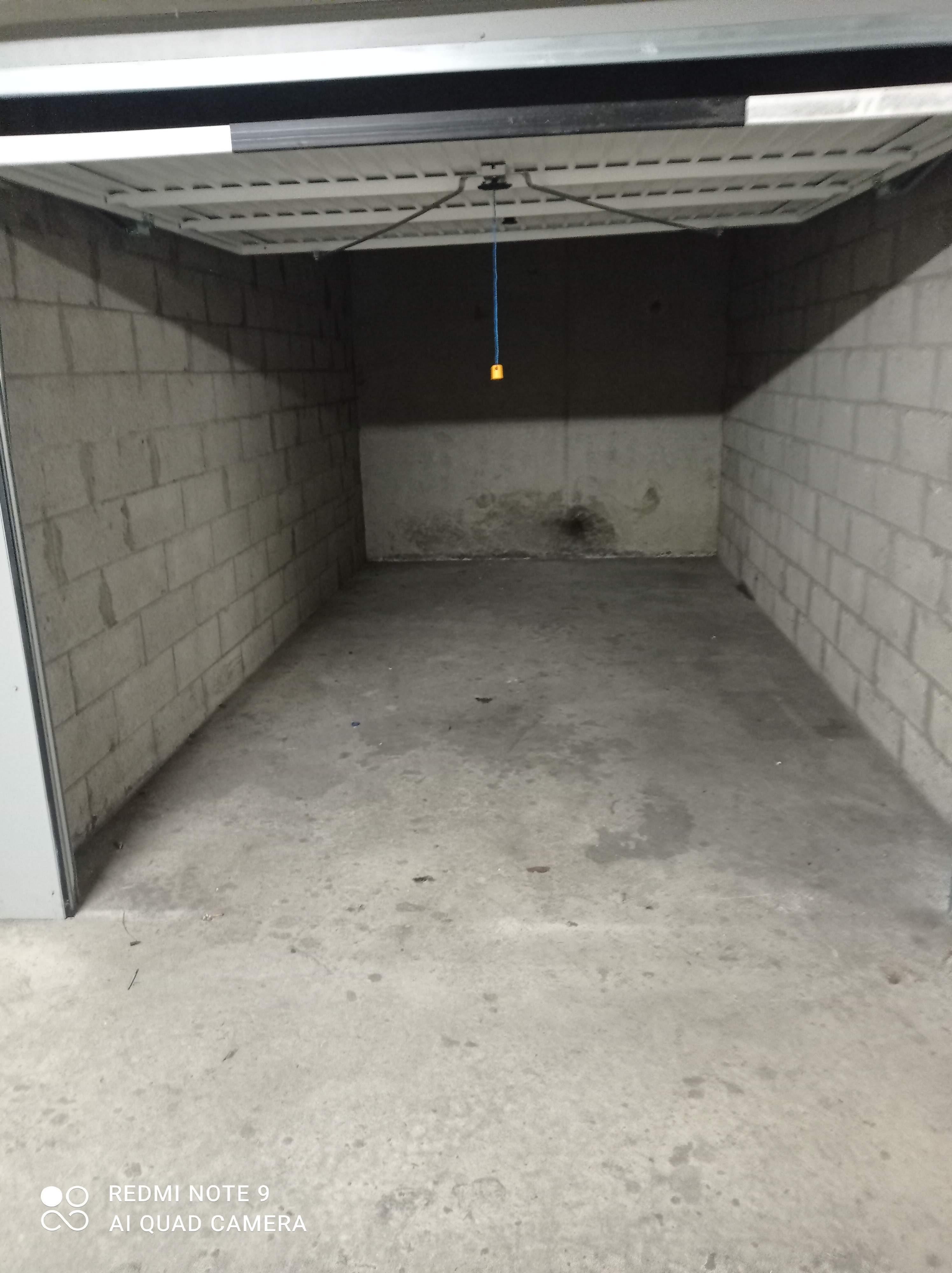 Box de 13m² en sous-sol sécurisé à Valence