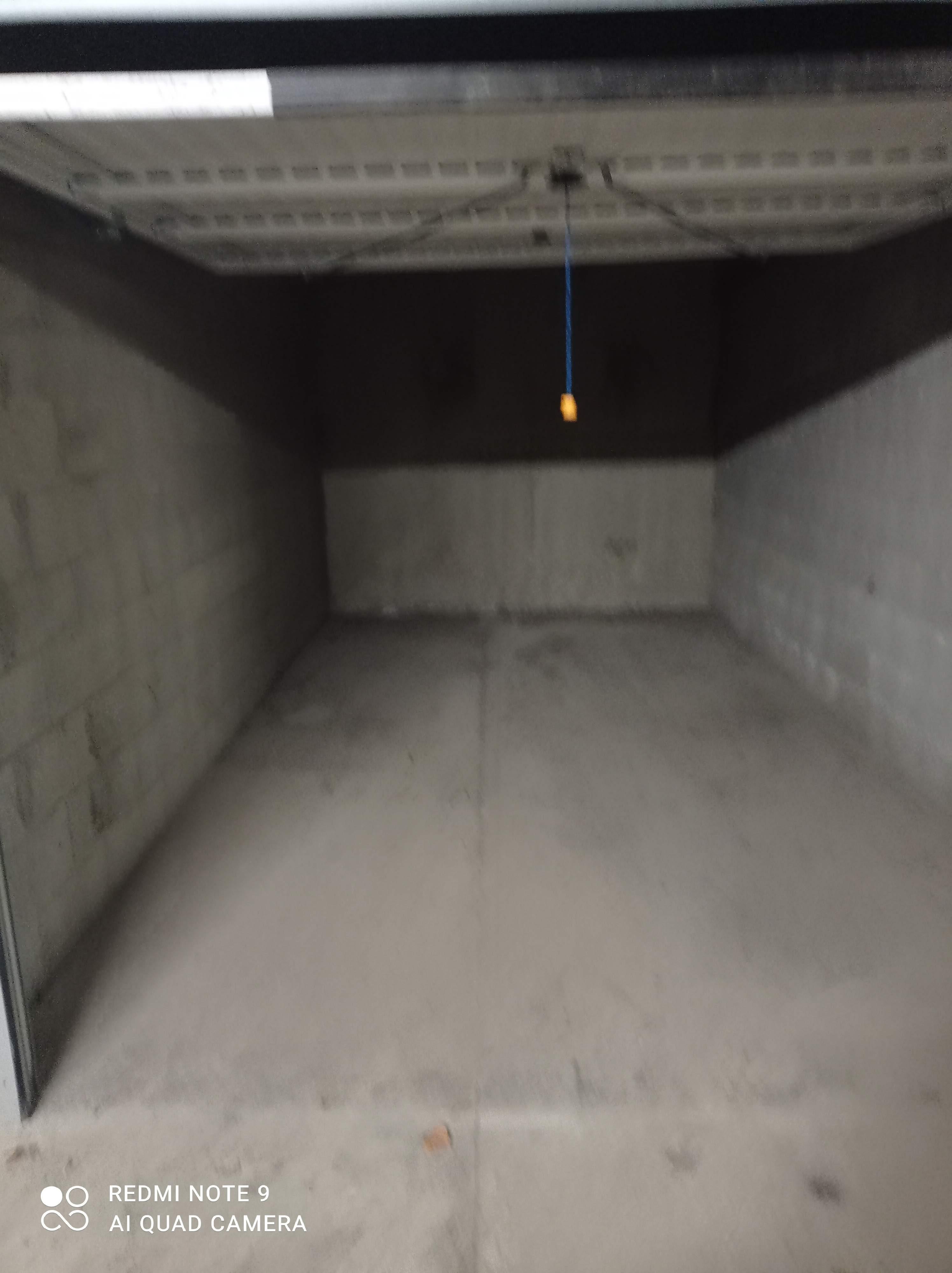 Garage de 13m² en sous-sol sécurisé à Valence