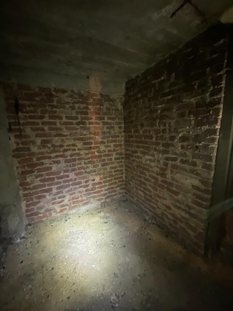Cave saine et facile d'accès 3.7m2 - Paris