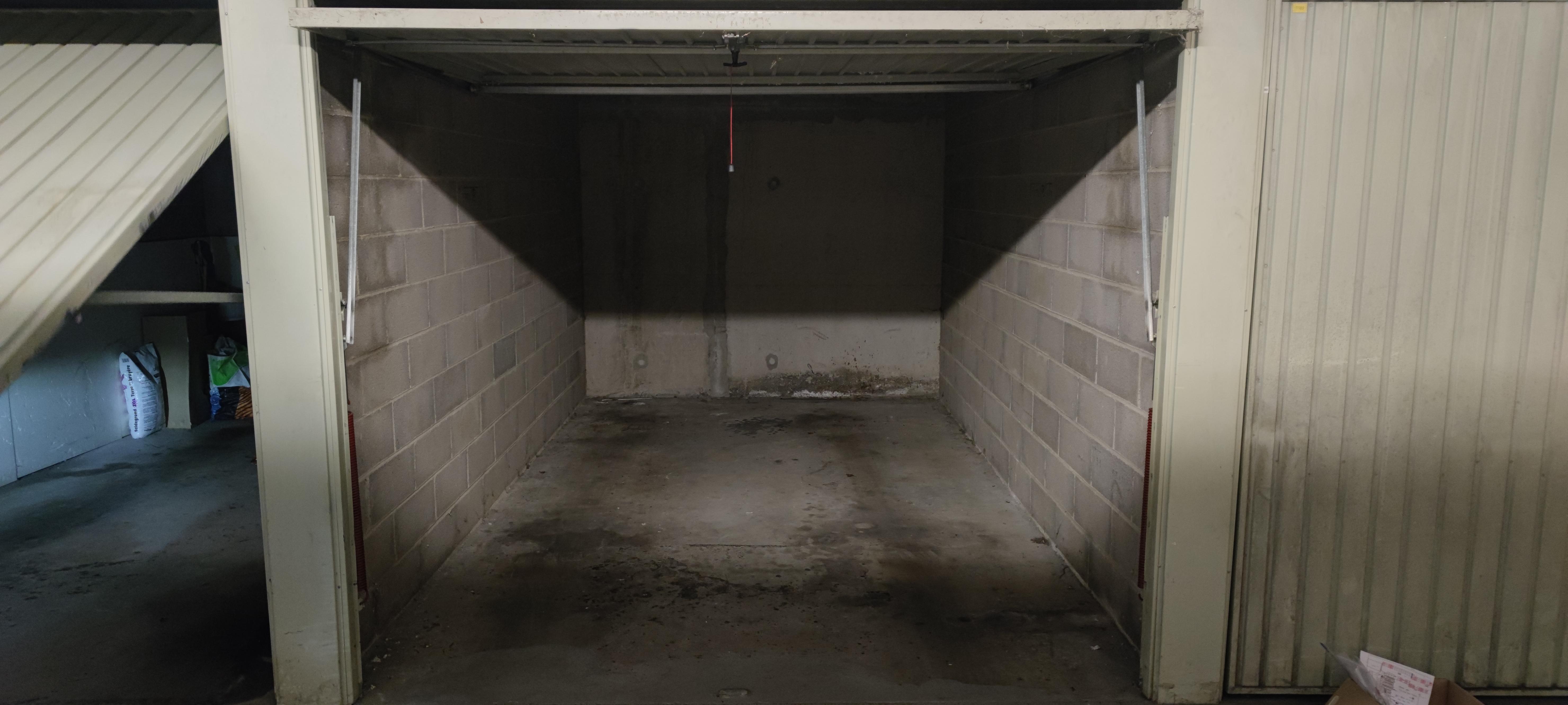 Garage de 13 m² pour stationnement