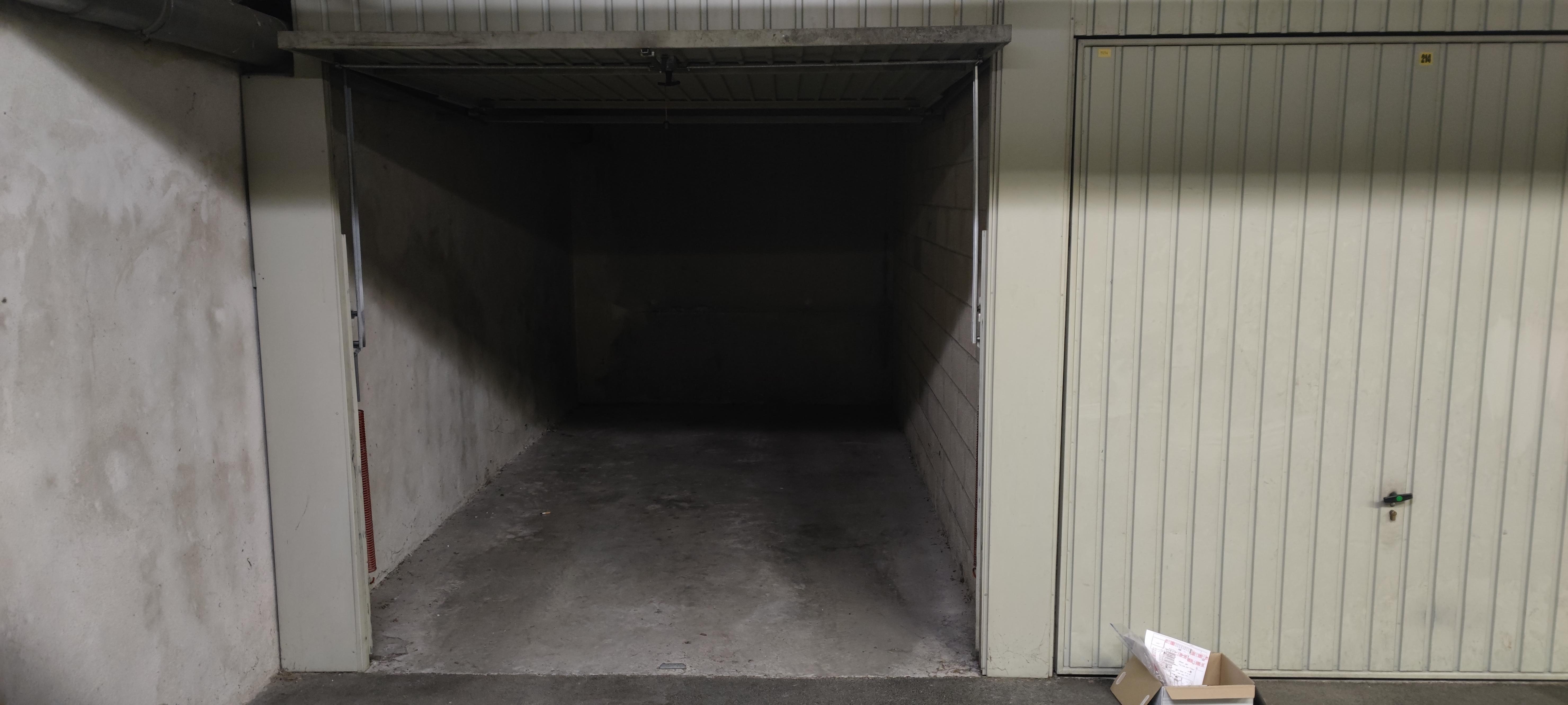 Garage de 12 m² pour stationnement