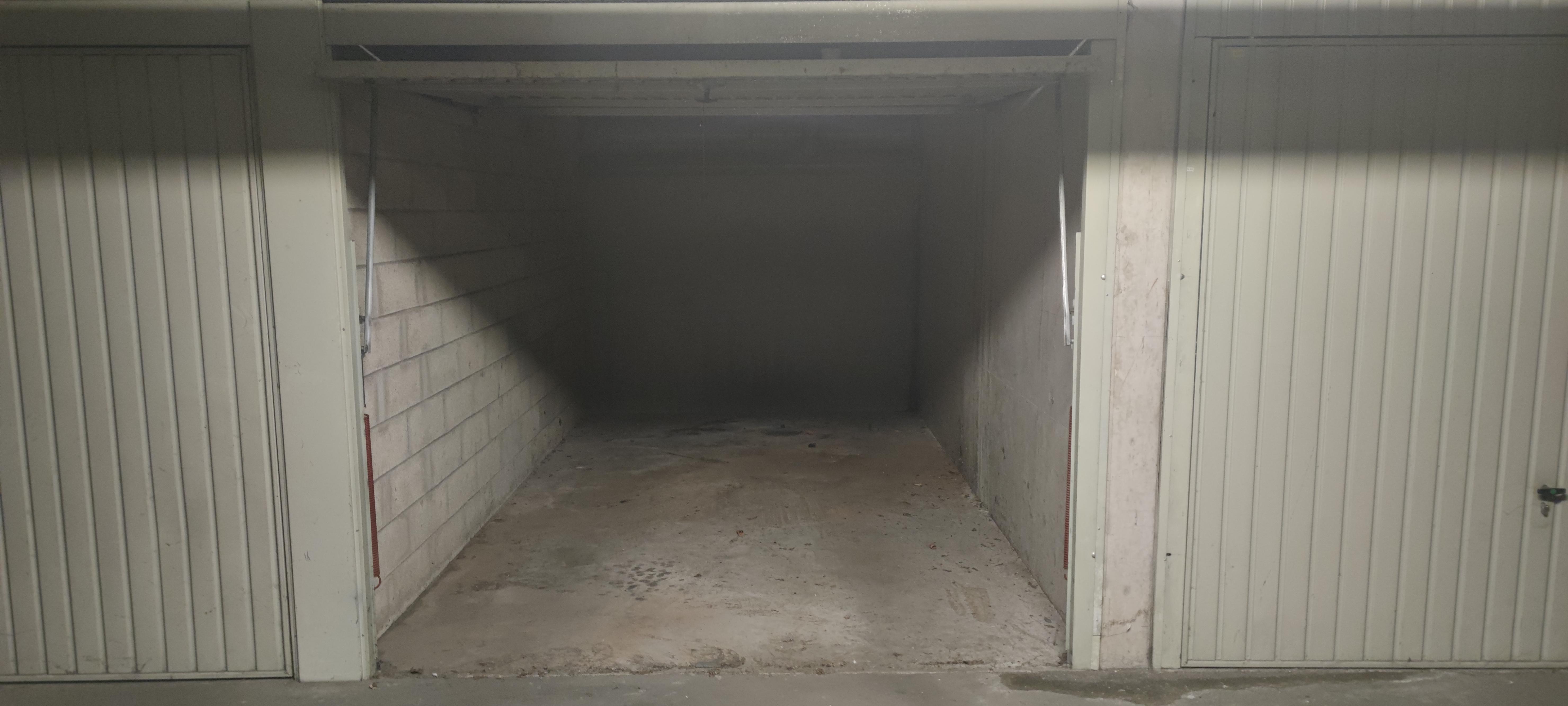Garage de 12 m² pour stationnement