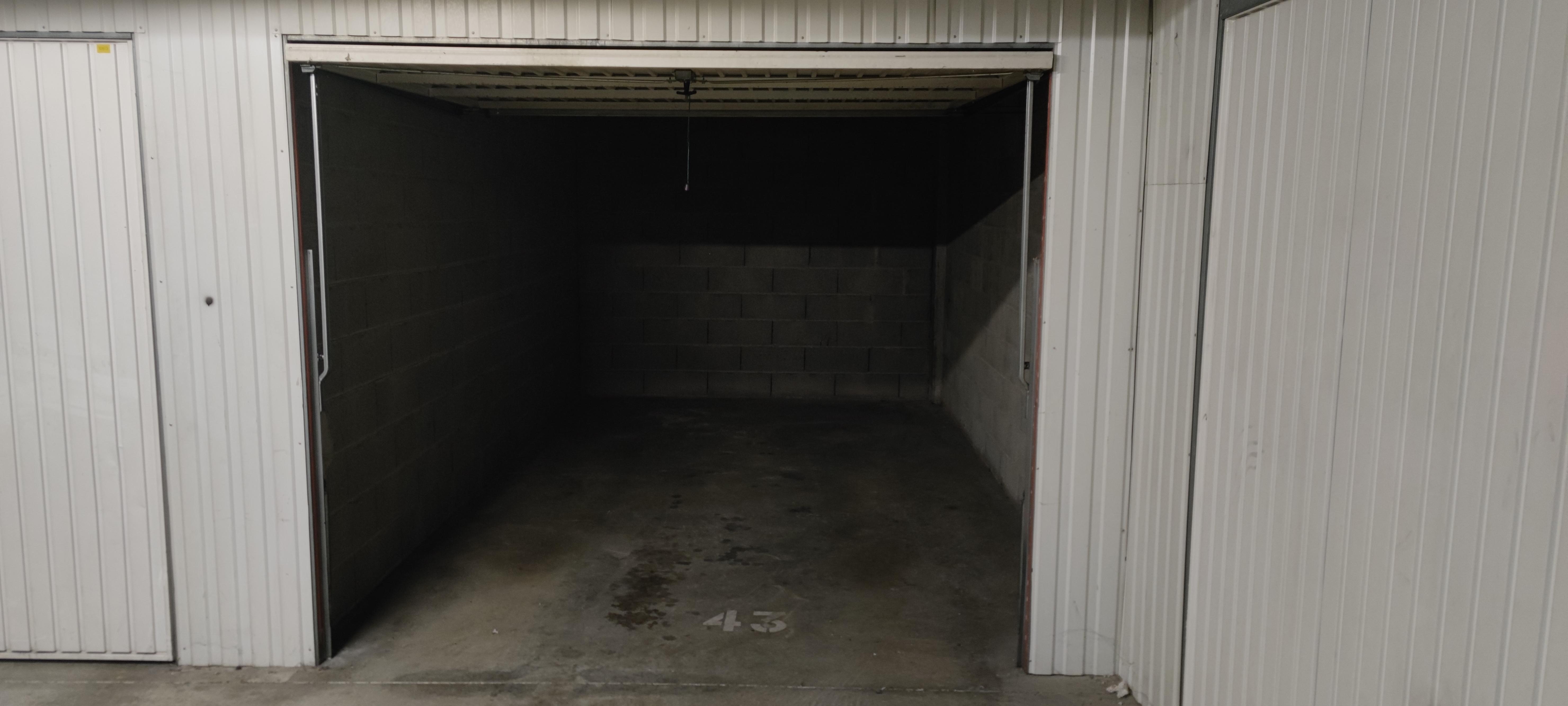 Garage de 14 m² pour stationnement