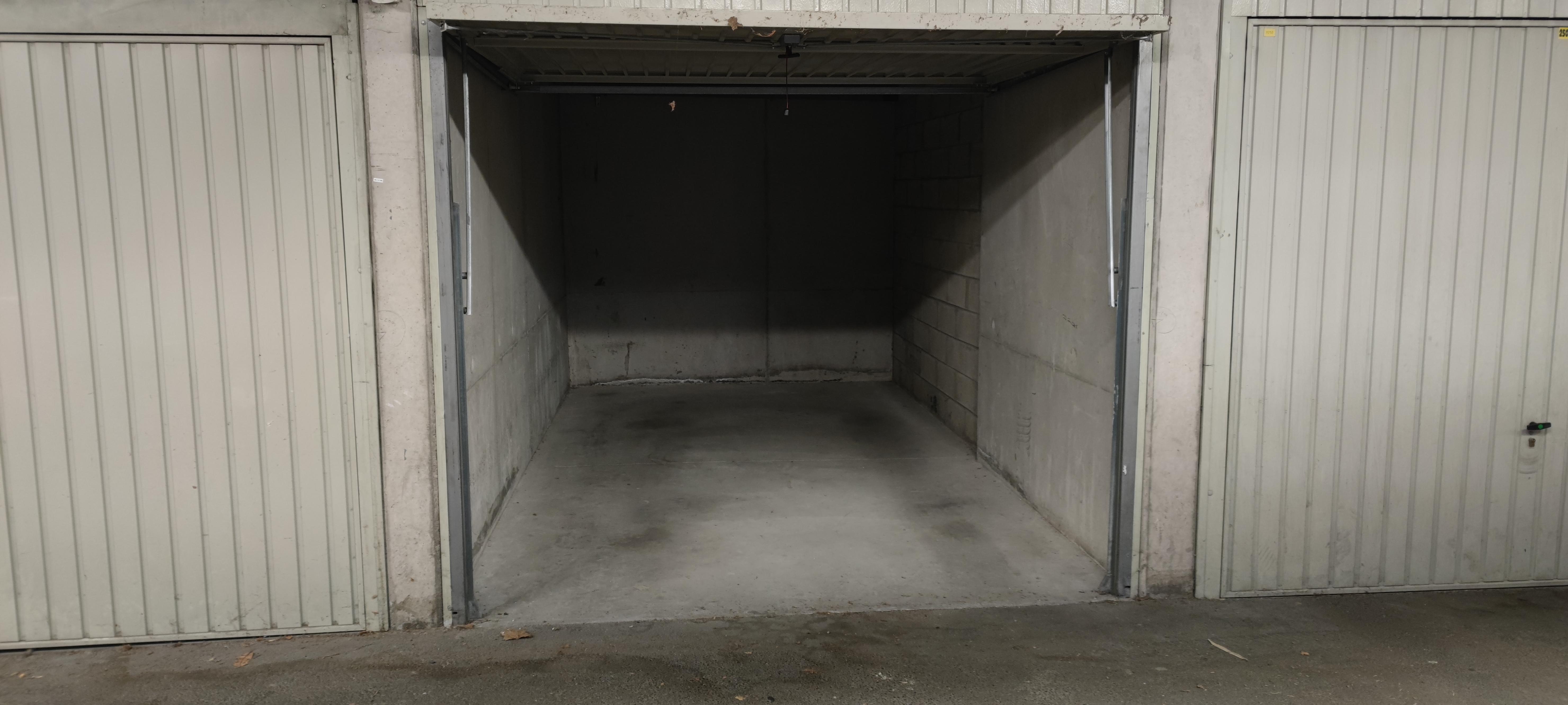 Garage de 12 m² pour stationnement