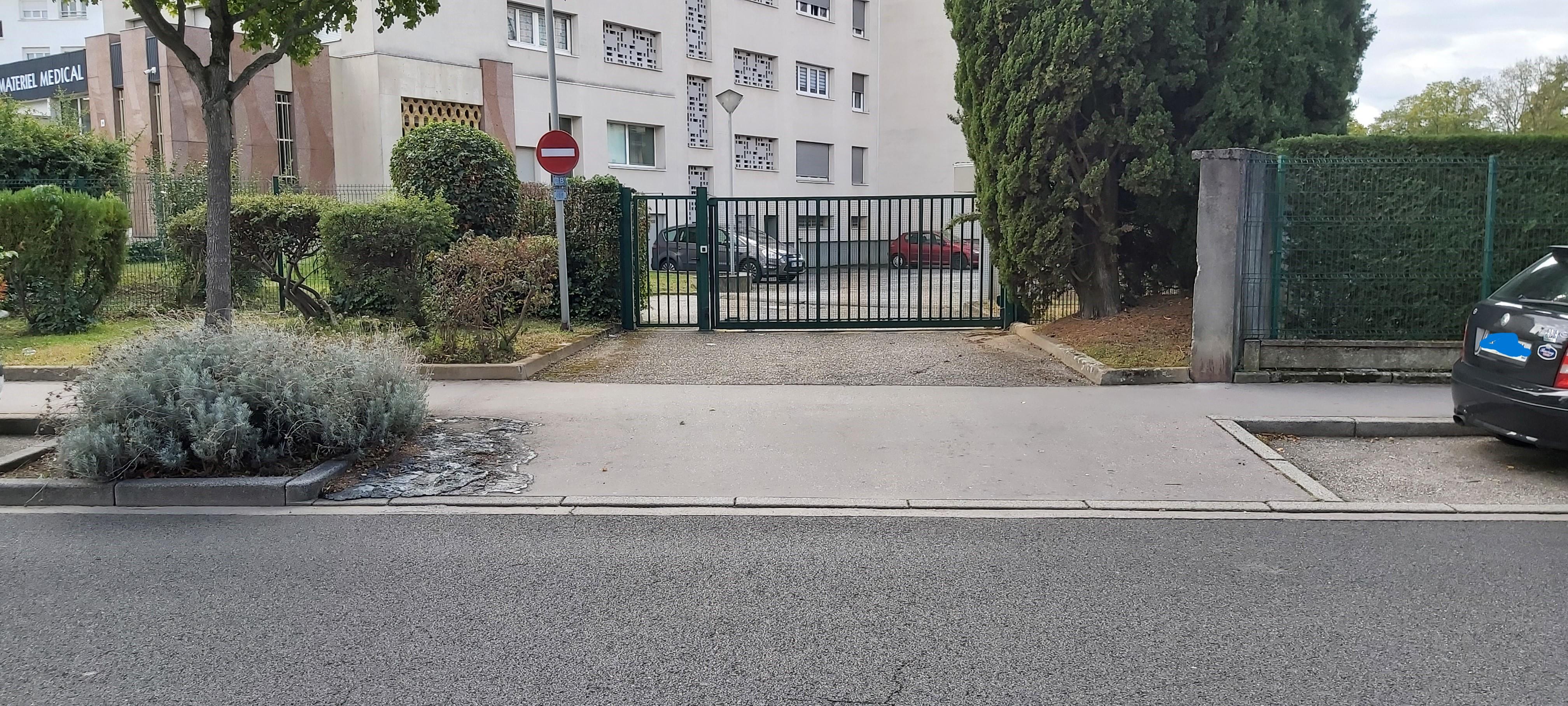Place de Parking Résidence Sécurisée Centre St Priest