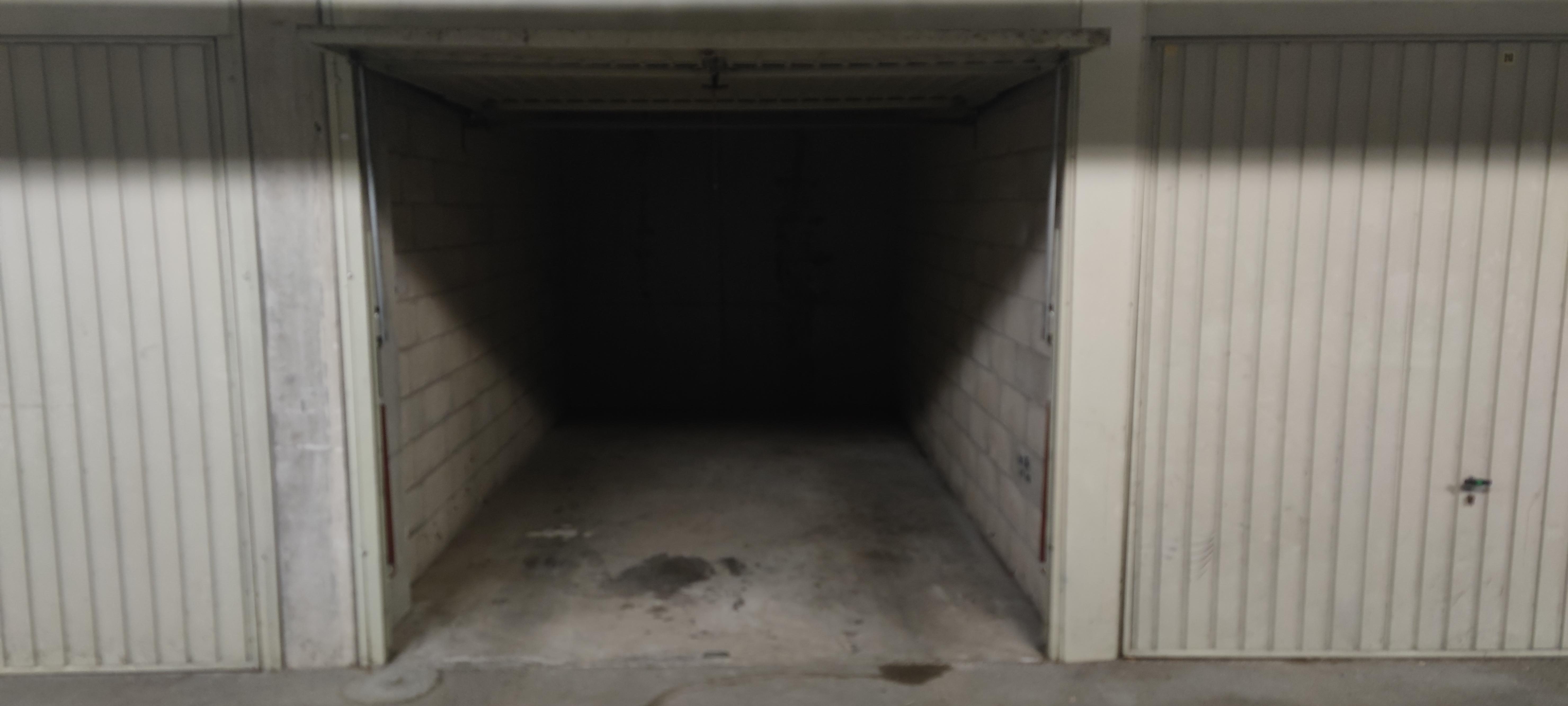 Garage de 12 m² pour stationnement