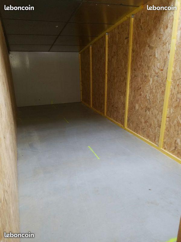 Box de stockage/ Garde meuble - 15m²