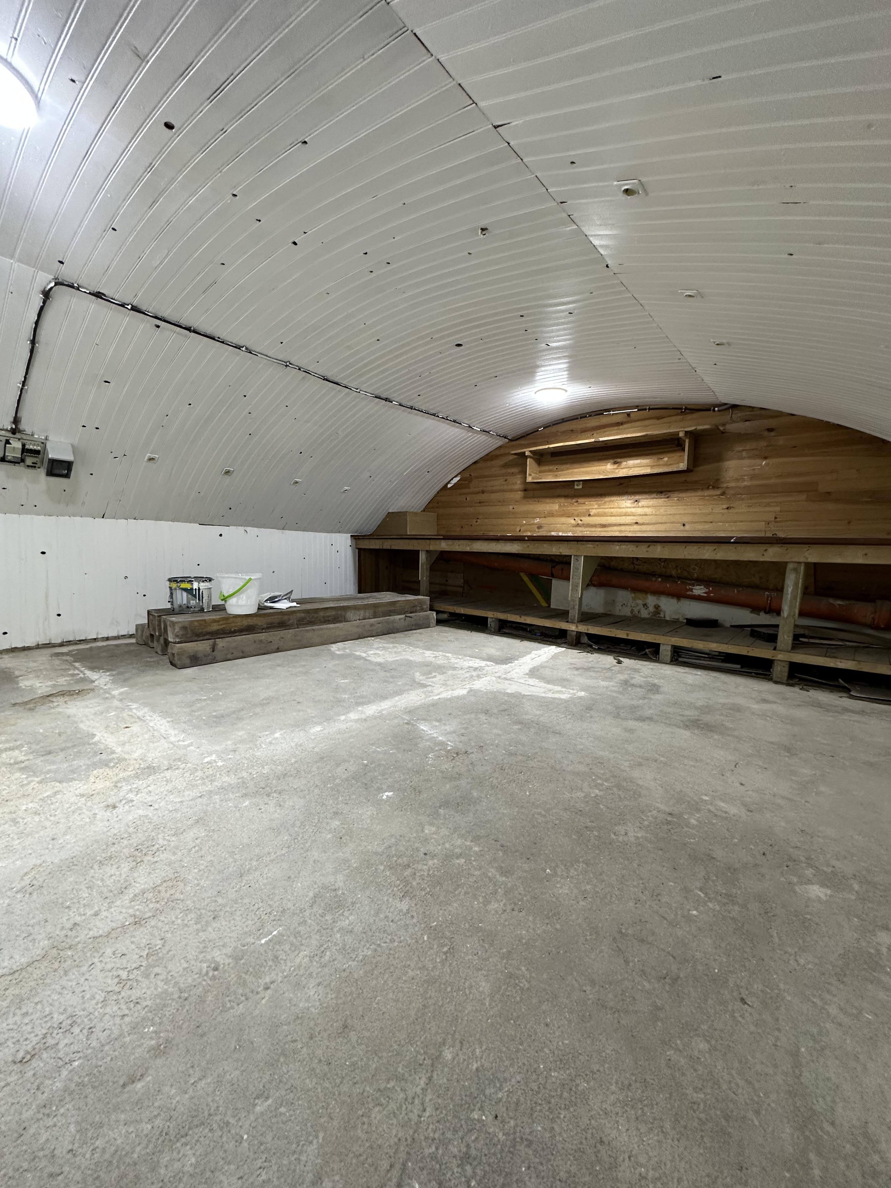 Cave saine et sèche / 36m2 total