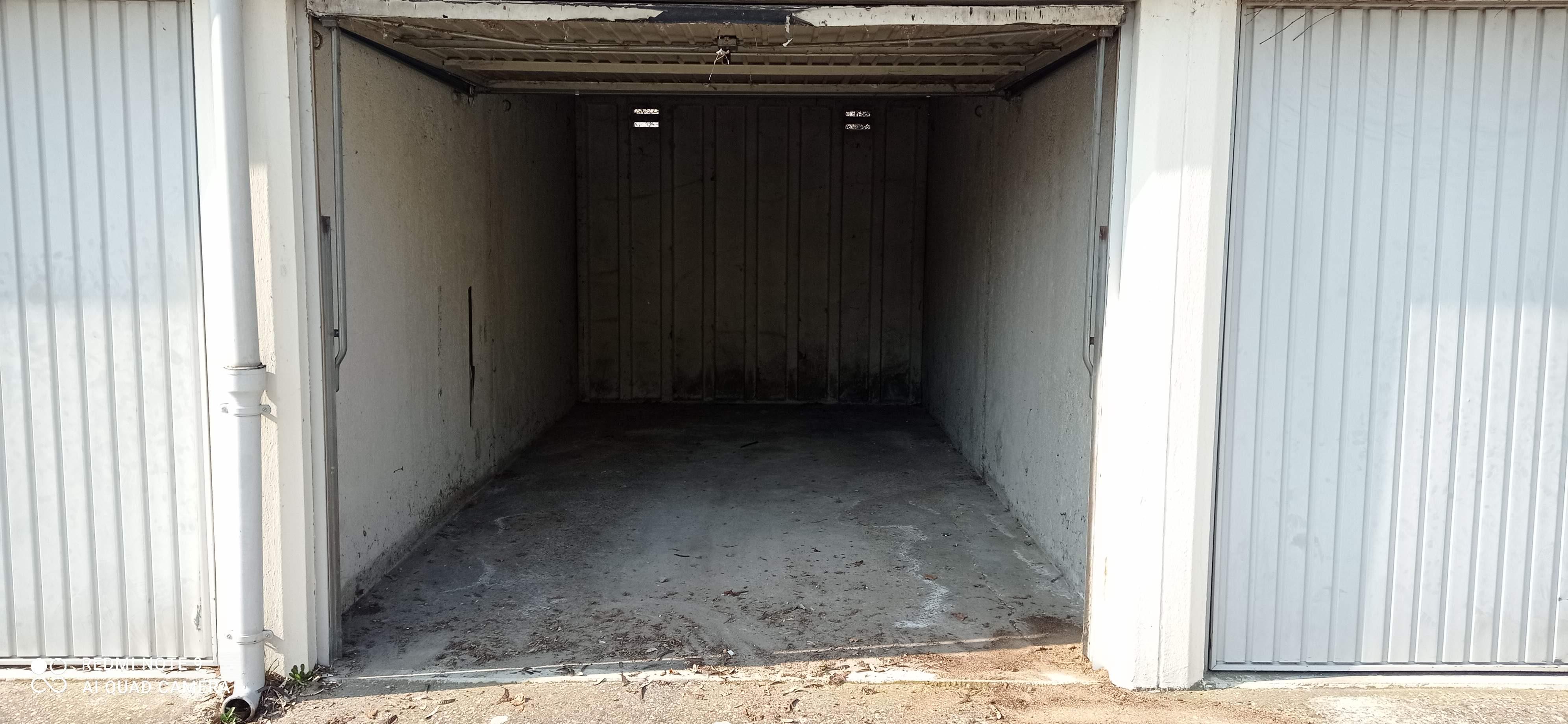 Location box de stockage/garage 13m2 sur Roussillon