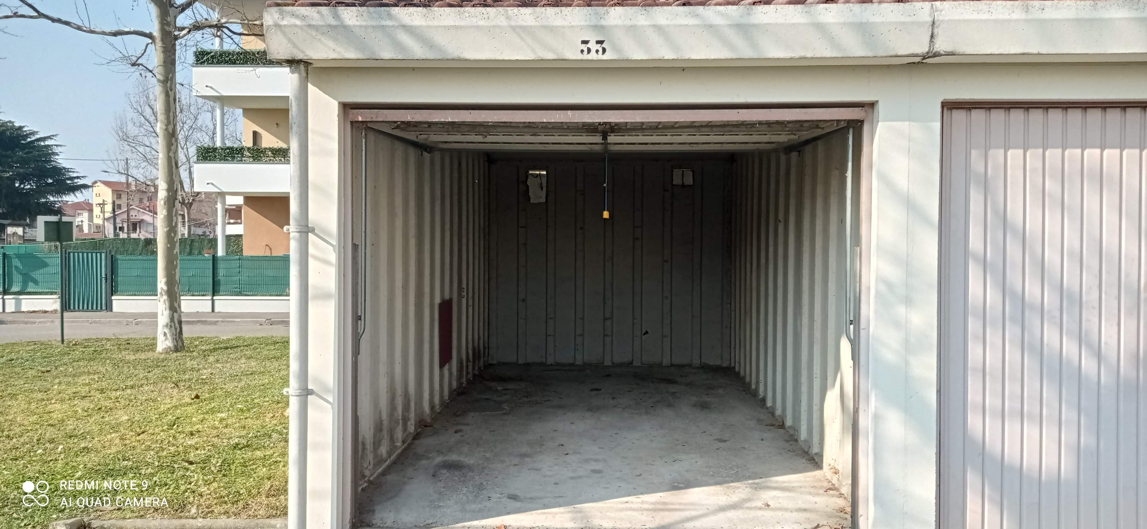 Location box de stockage/garage 14m2 sur Roussillon