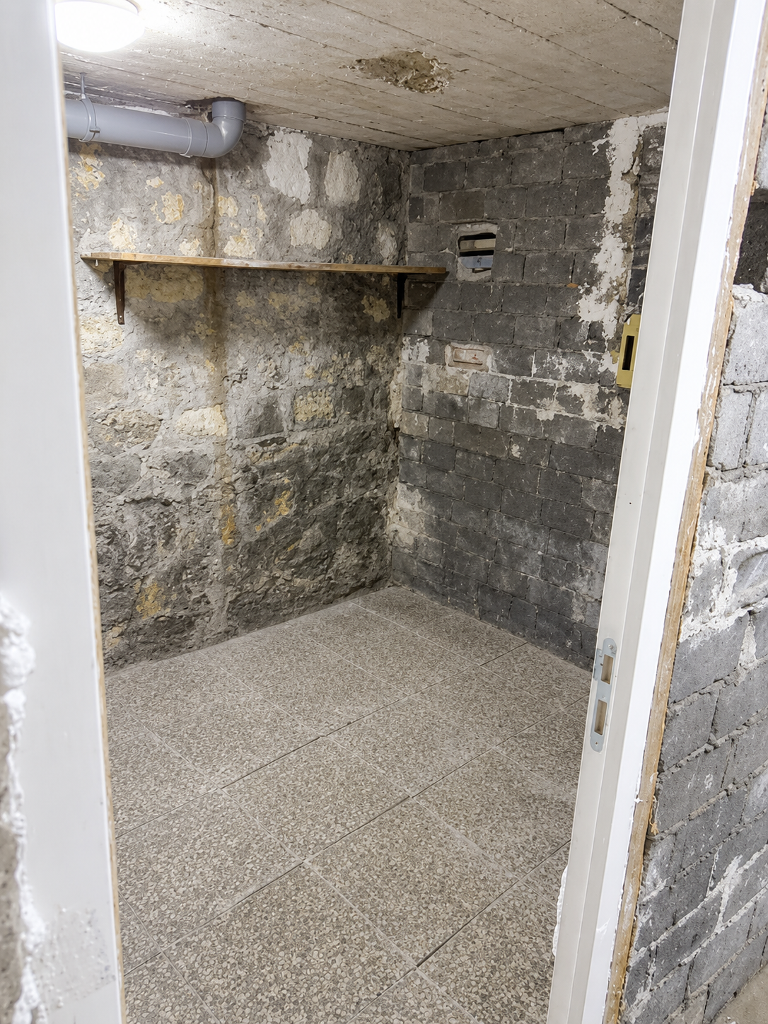 CAVES DE STOCKAGE SECURISE 10M3