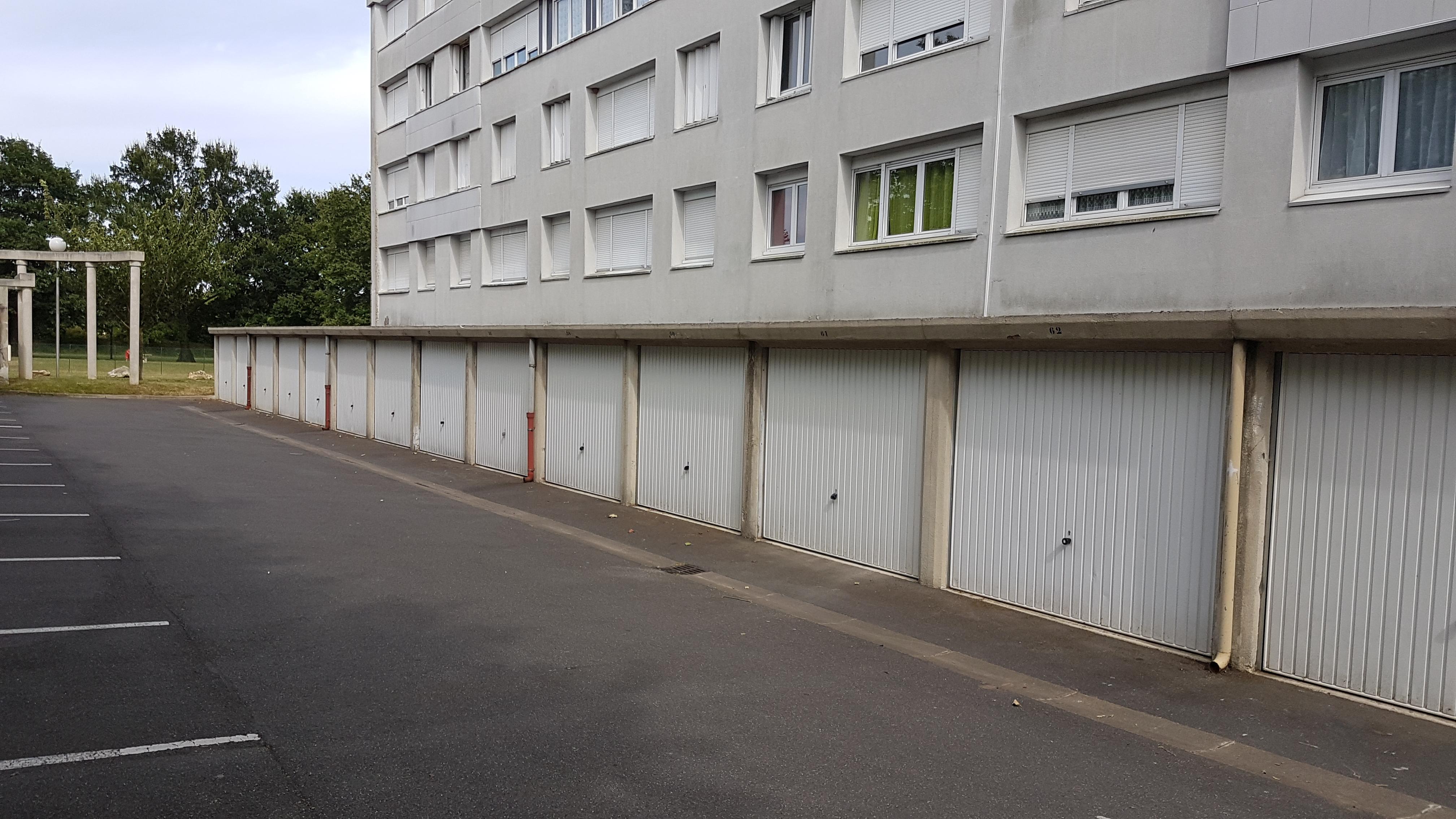Location d'un garage / box à Breuillet
